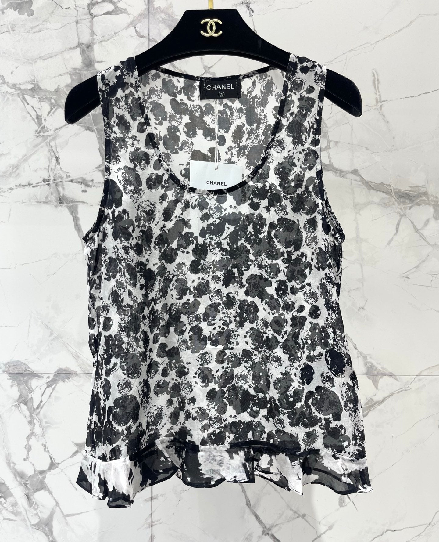 CC Black and White Ink Floral Print Sleeveless Vest in Acetate 387325