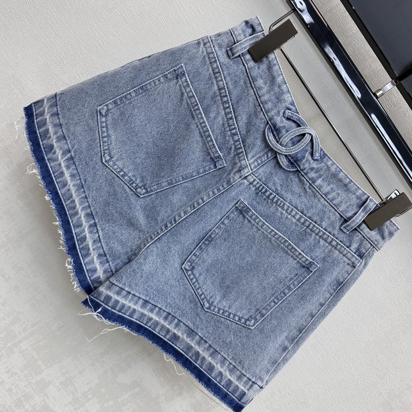 CC 26 Fringe-Edge Denim Shorts Blue in Cotton 389536