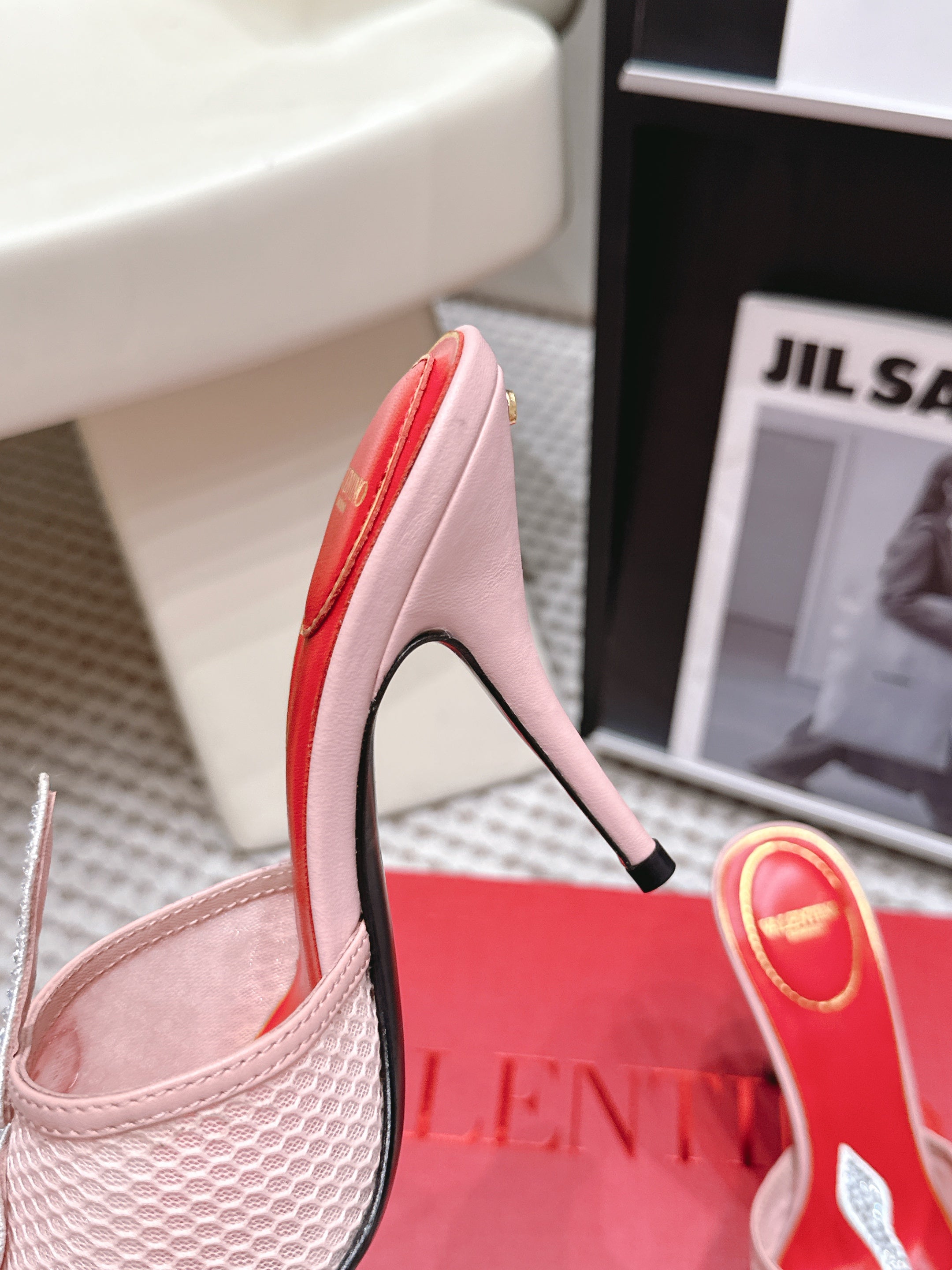 Valentino 26 Pointed Toe Rhinestone Buckle Sandals 10cm Light Pink in Mesh 813050