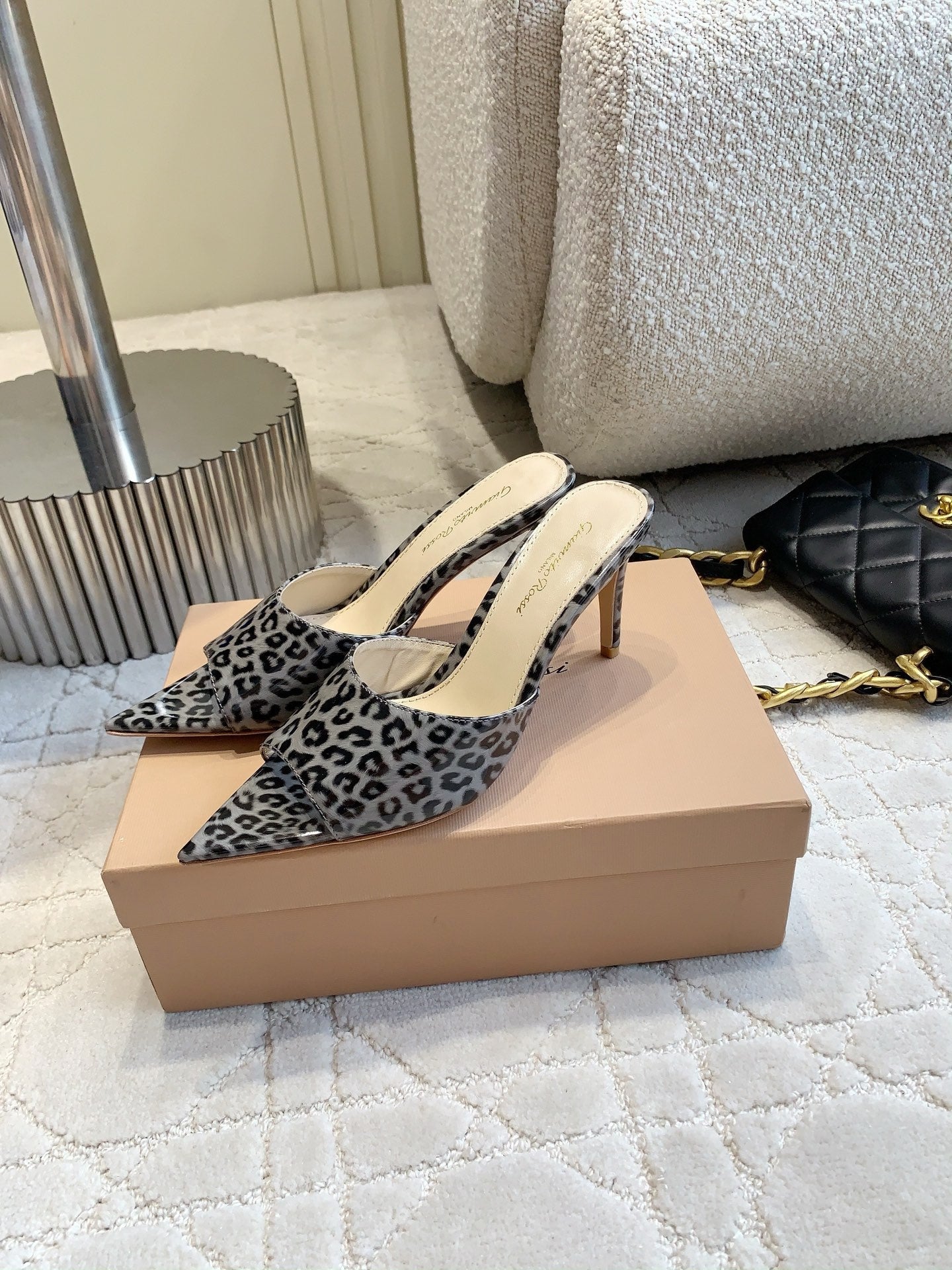 GR Leopard Print Pointed-Toe Mules 8.5cm Grey Patent Cowhide 851872
