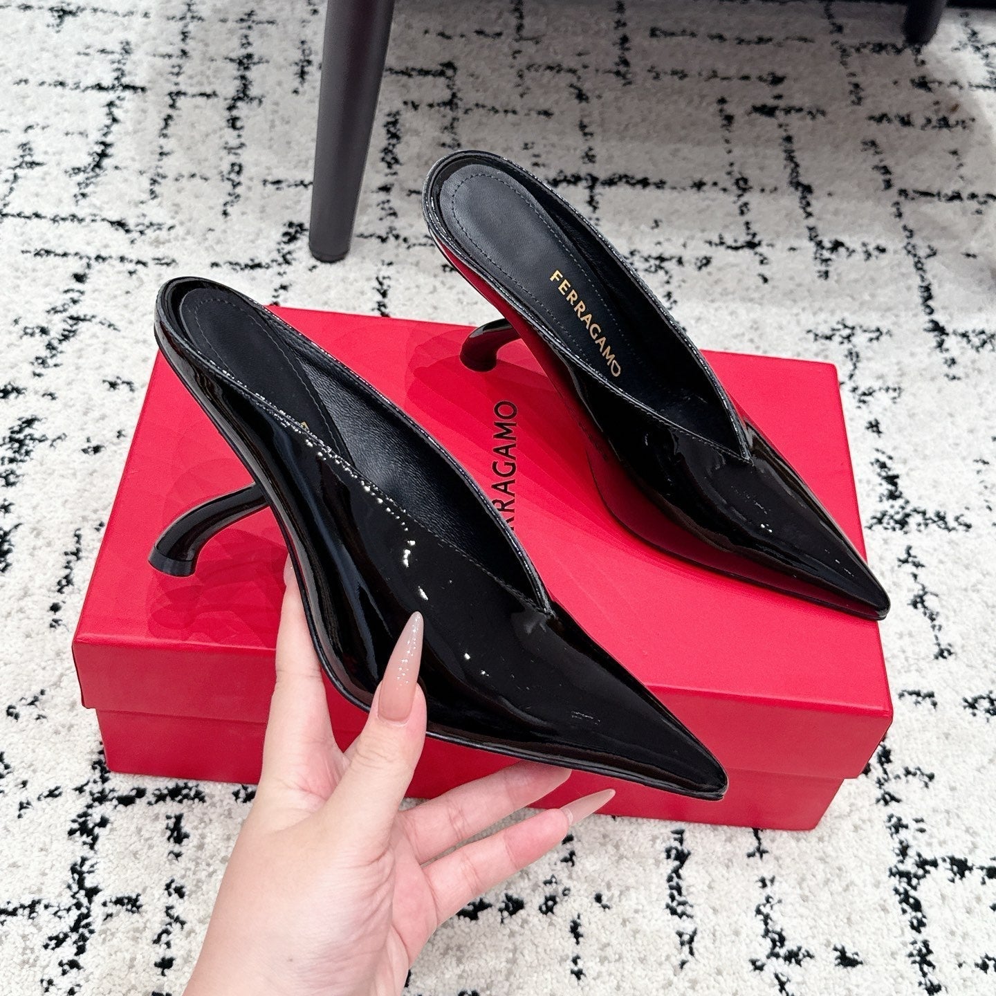 FG Itaca Pointed Toe Mules 9.5cm Black Patent Leather 858412