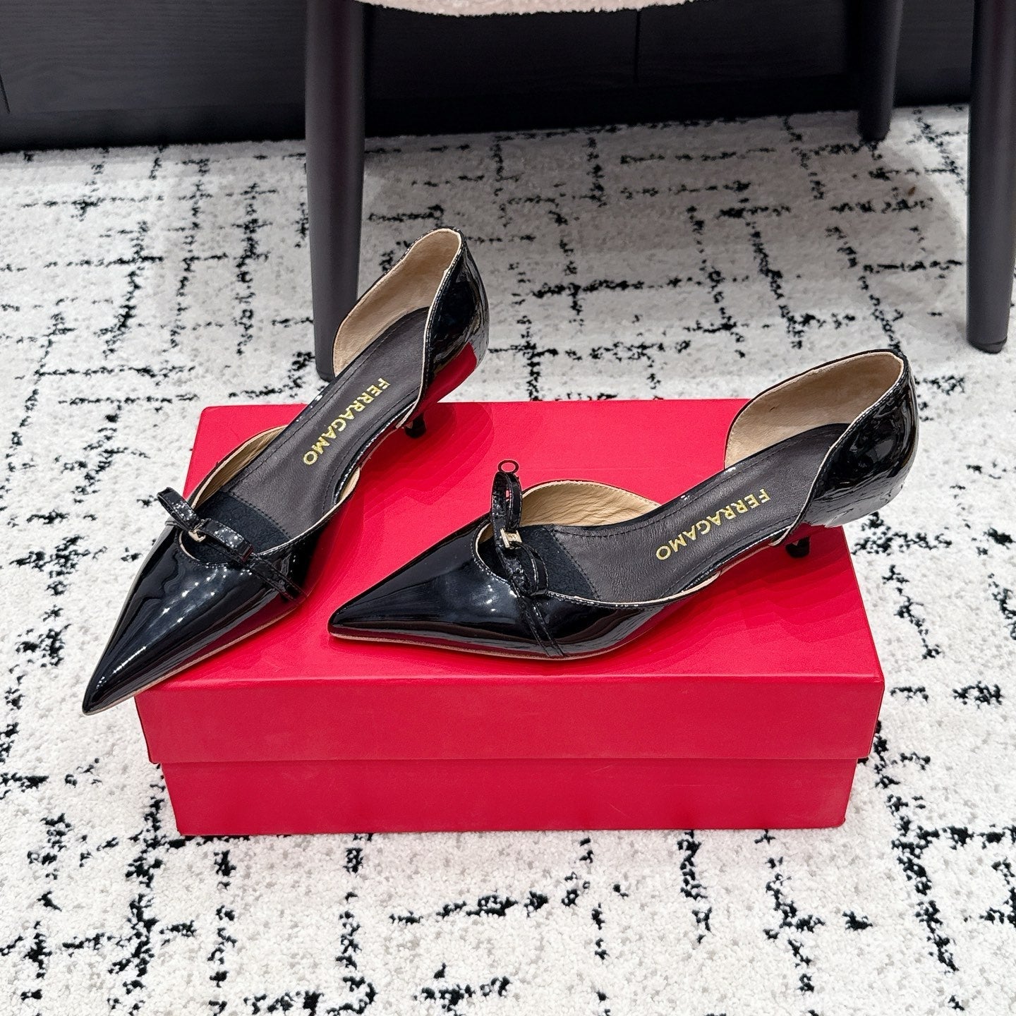 FG Gyoia Bow Pointed Toe Pumps 3.5cm Black Patent Leather 848410