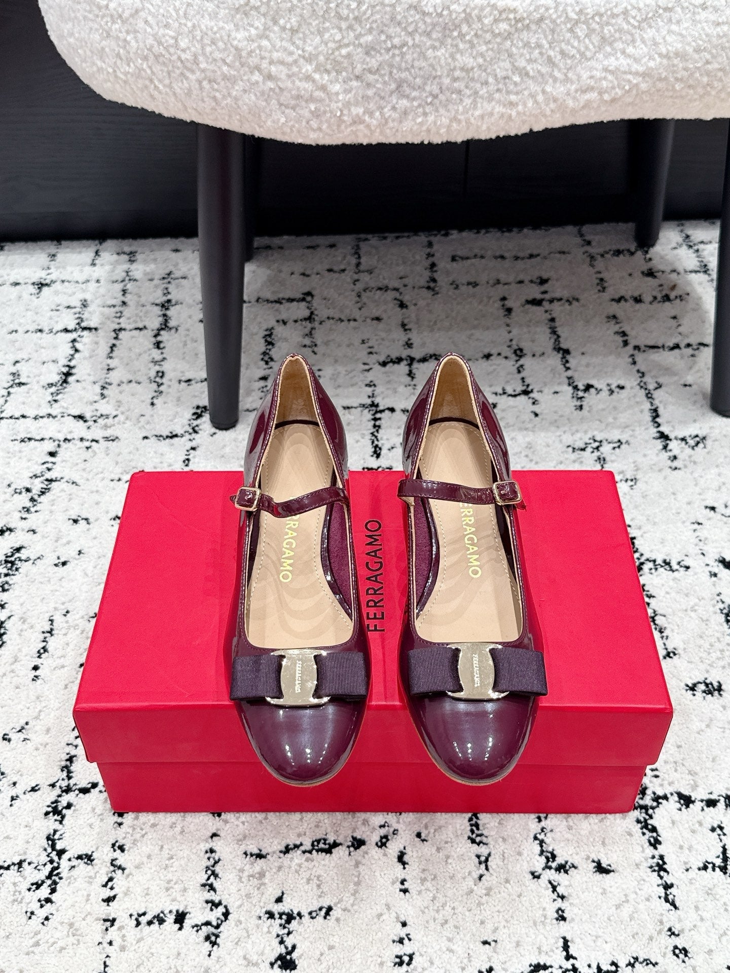 FG Vara Bow Round Toe Mary Jane Pumps 3.5cm Burgundy Patent Leather 458403