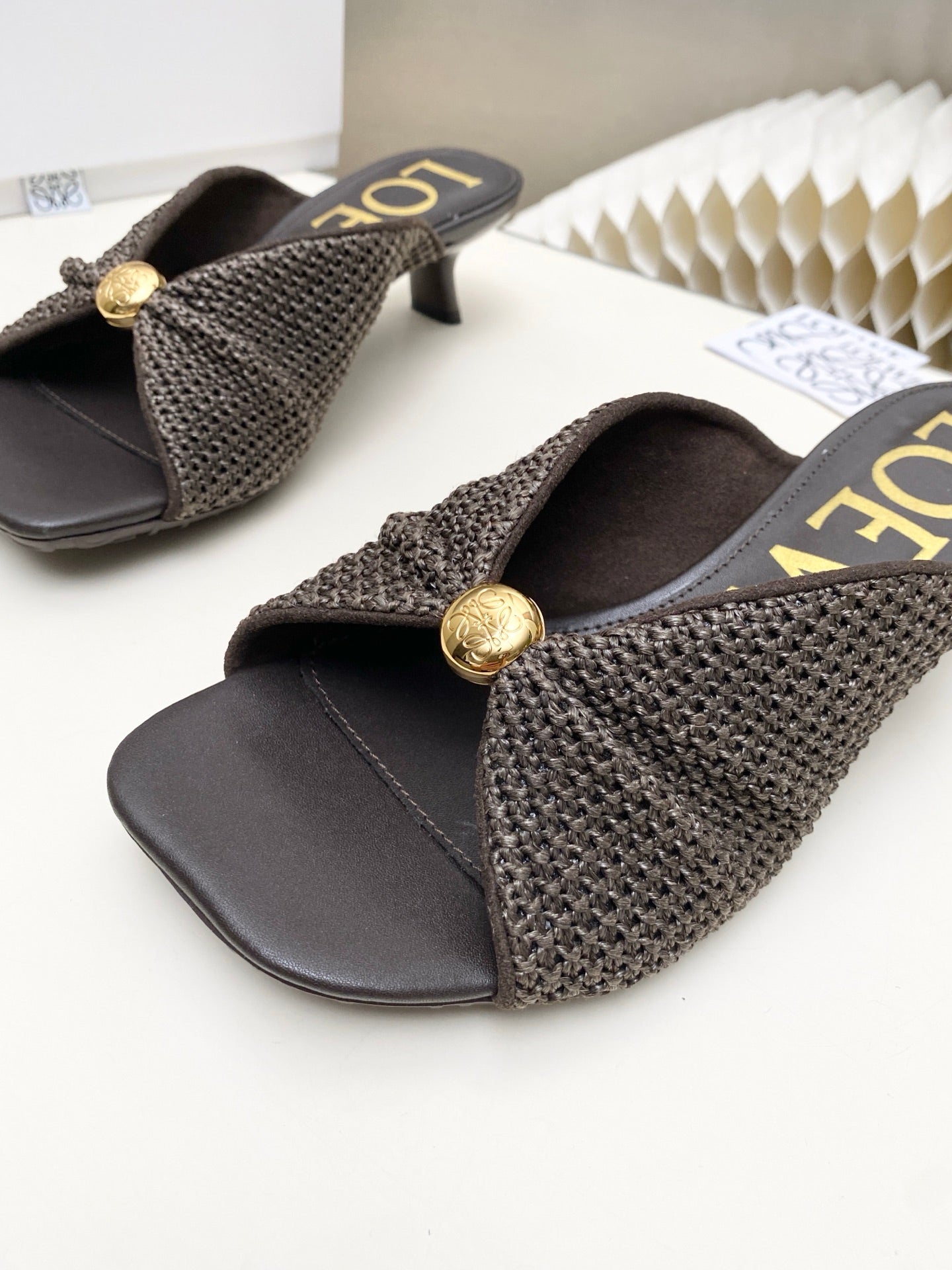 Loew Pebble Soft Sandals Chocolate Lambskin Leather 881363