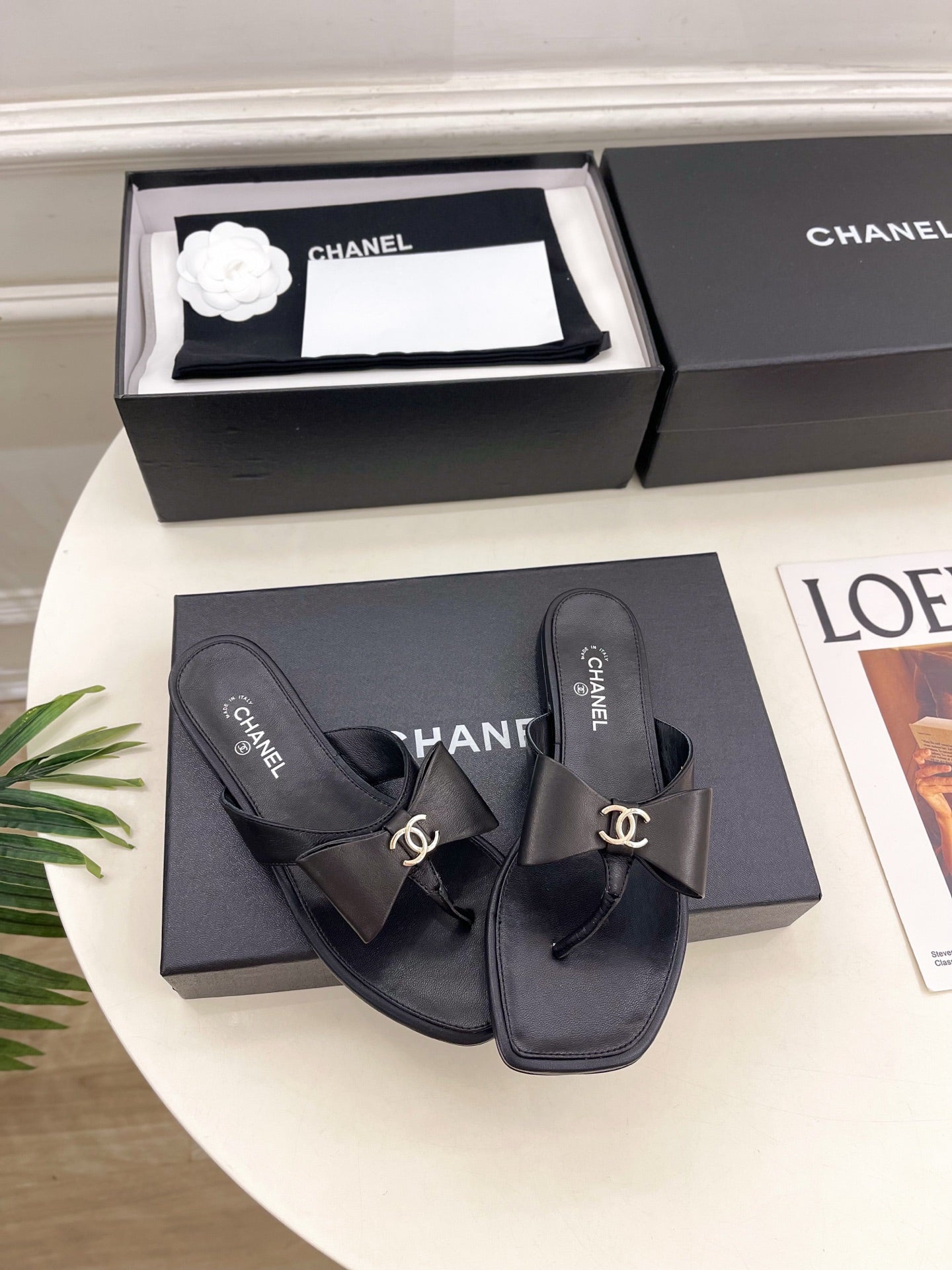 CC Bow Thong Flat Sandals Black Leather 891769