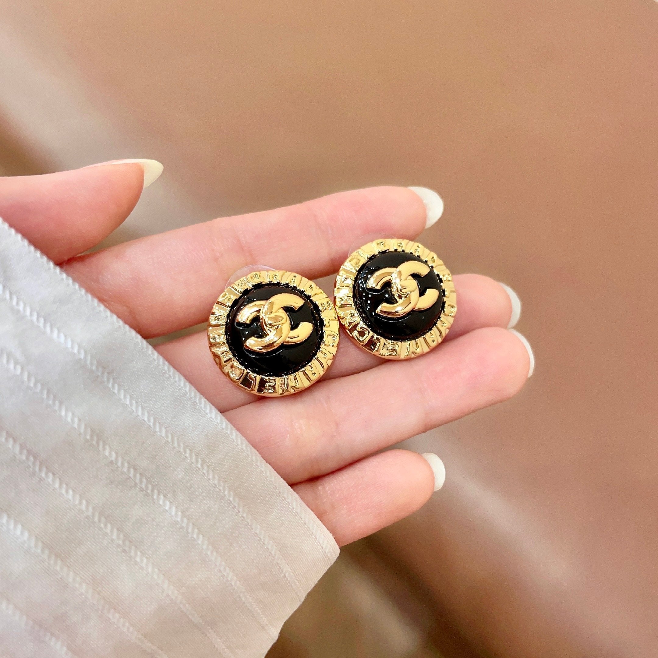 CC Round Stud Necklaces Enamel 65966
