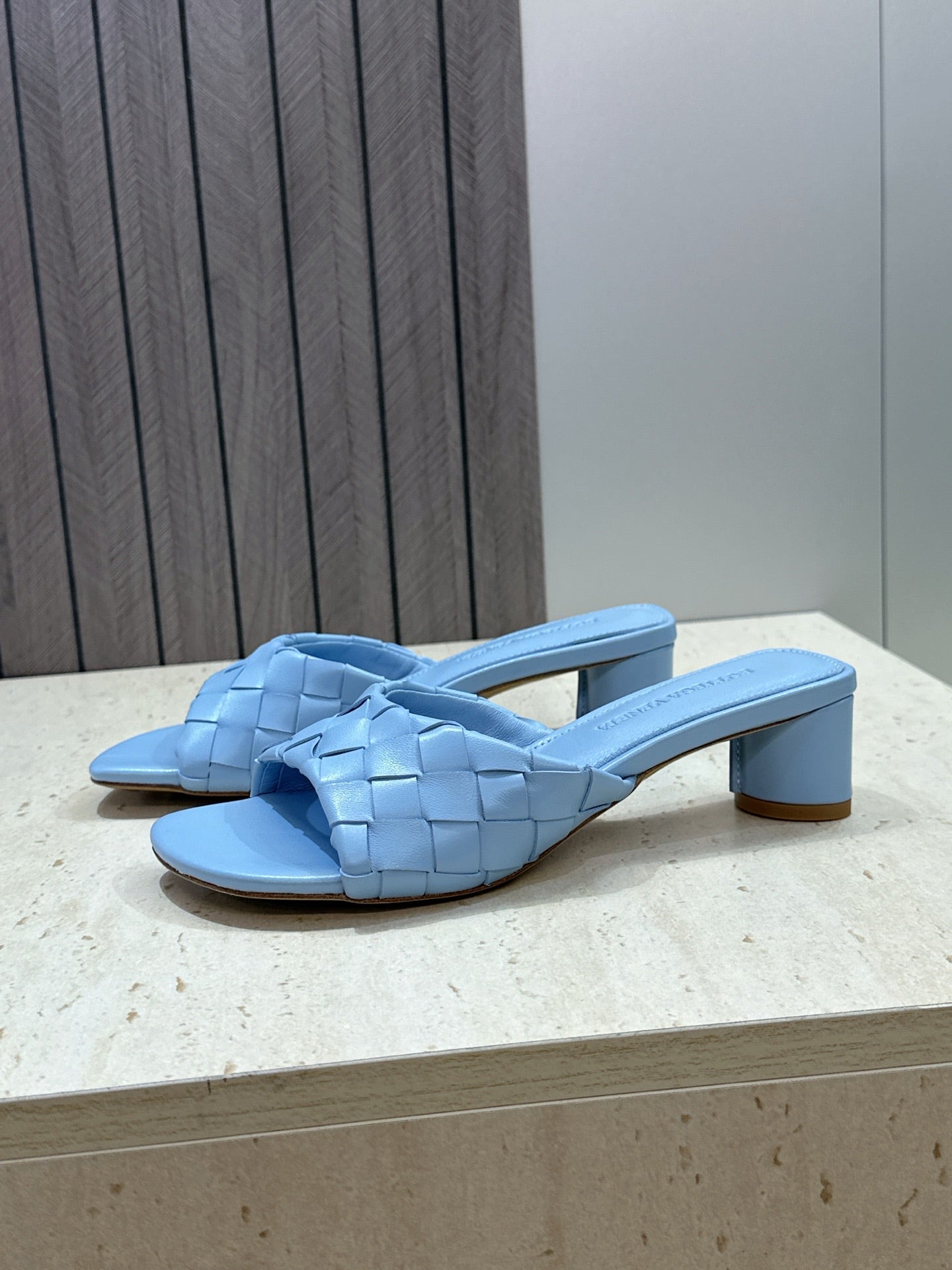 BV 26s Blink Intrecciato Mules 4.5cm Blue Leather 896580