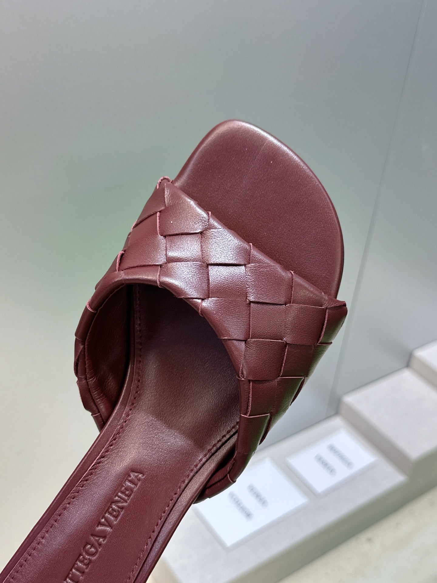 BV 26s Blink Intrecciato Mules 4.5cm Burgundy Leather 896577