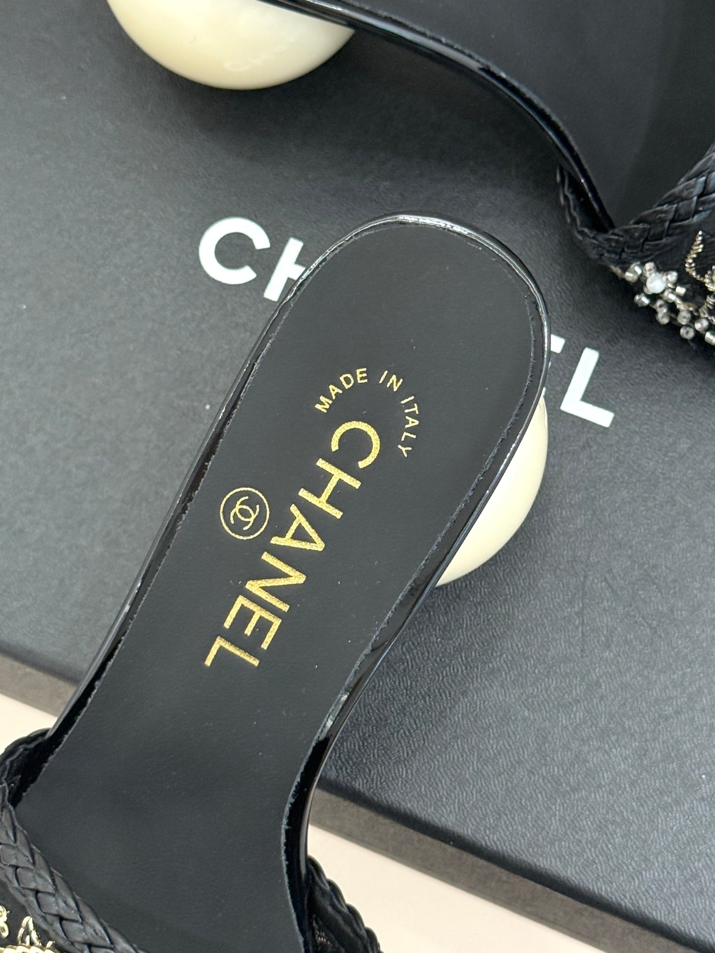 CC Pearl Heel Beaded Embroidered Mules Black Lambskin 904681