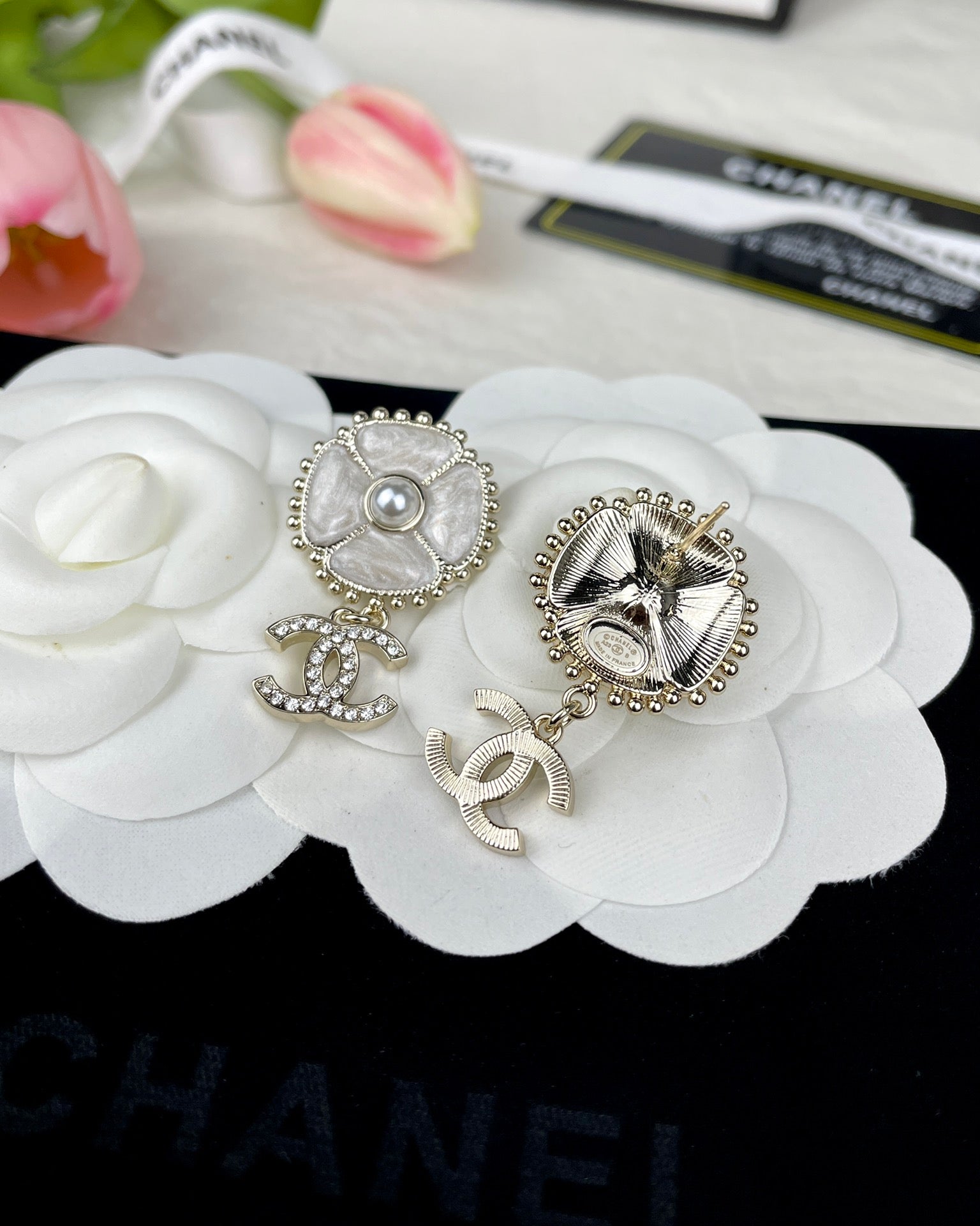 CC Earrings 284874
