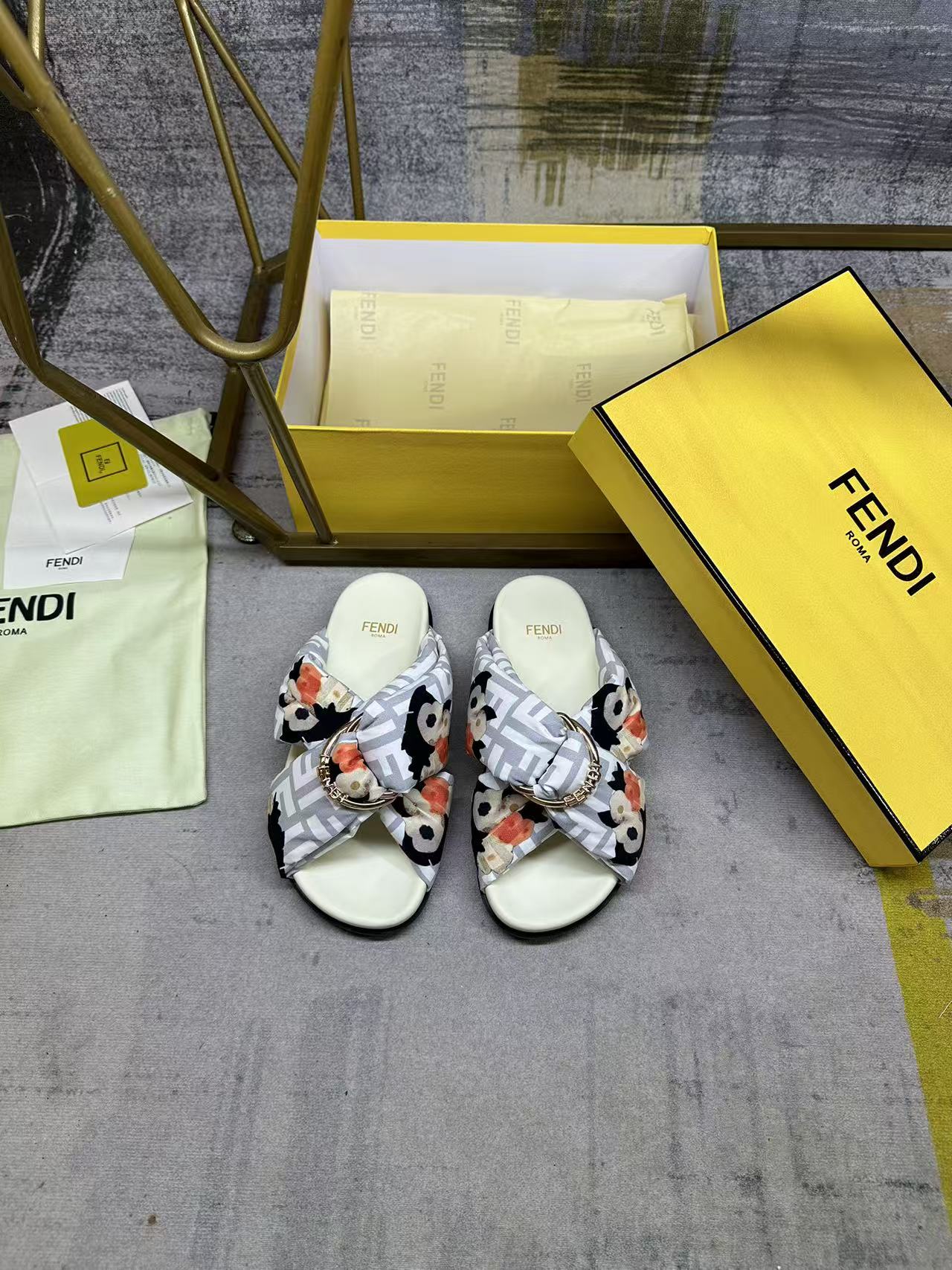 FF Feel Slides Grey Multicolor Printed Canvas 928524