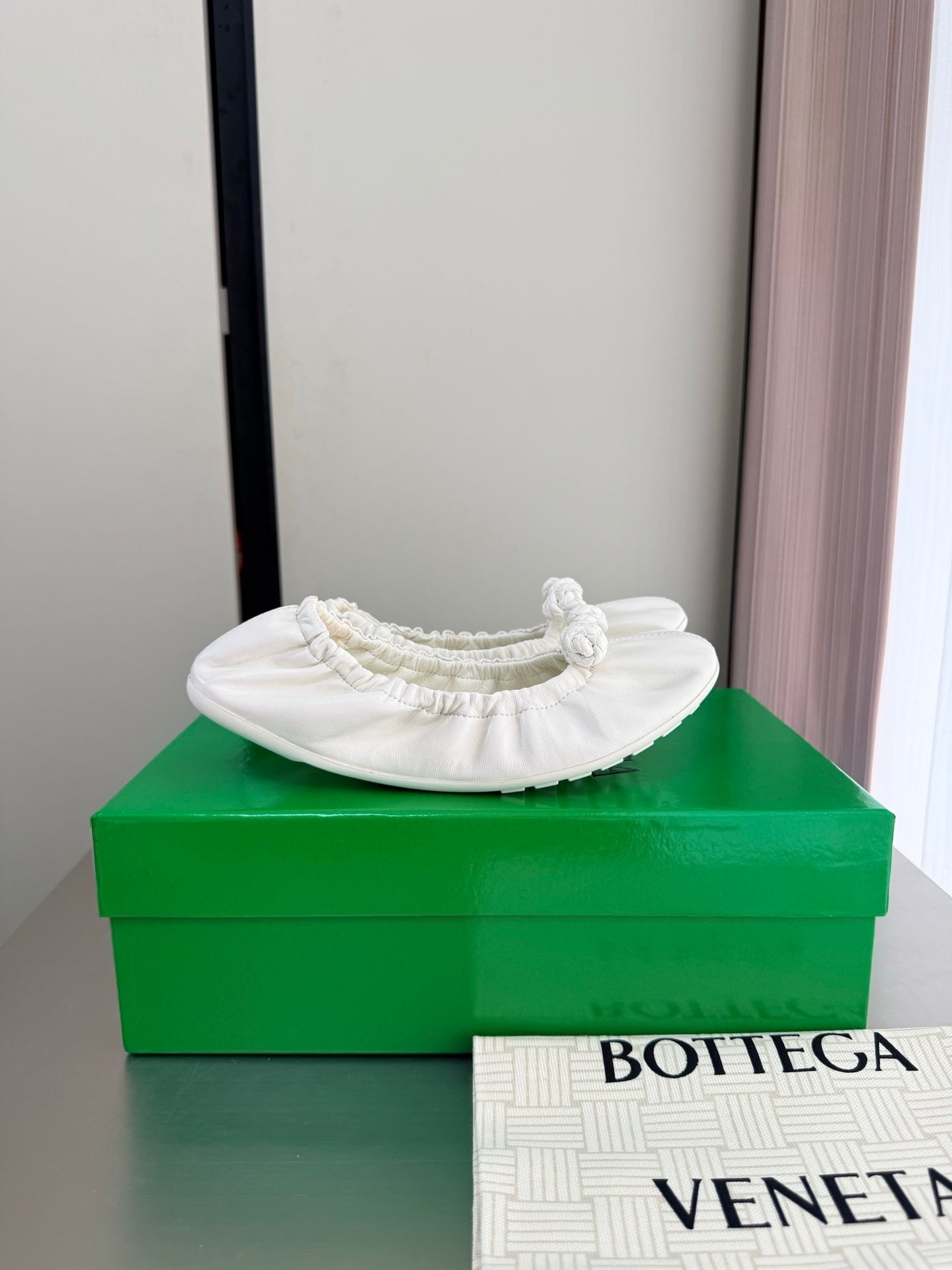 BV Fantasmina Knot Ballerina Flats White Leather 929576