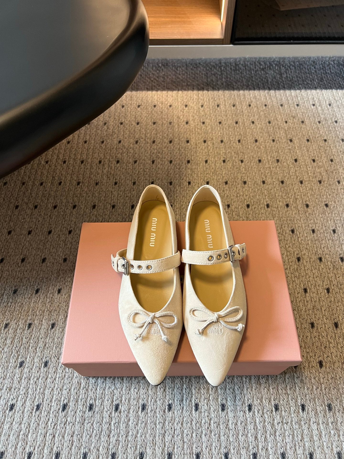 Miu Pointed Toe Bow Mary Jane Flats Cream Suede 933428
