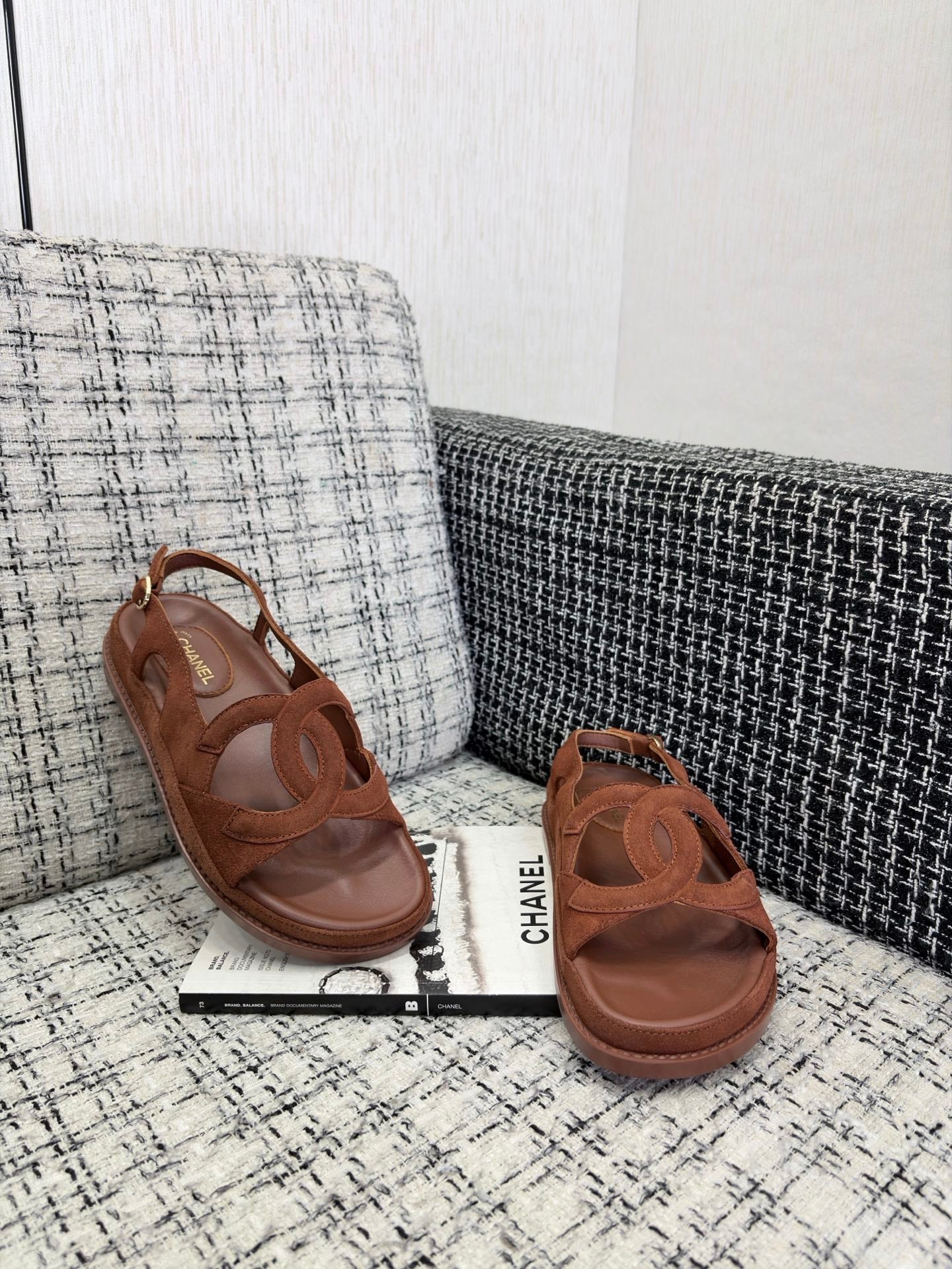 CC Sandals Brown Suede Leather 935907