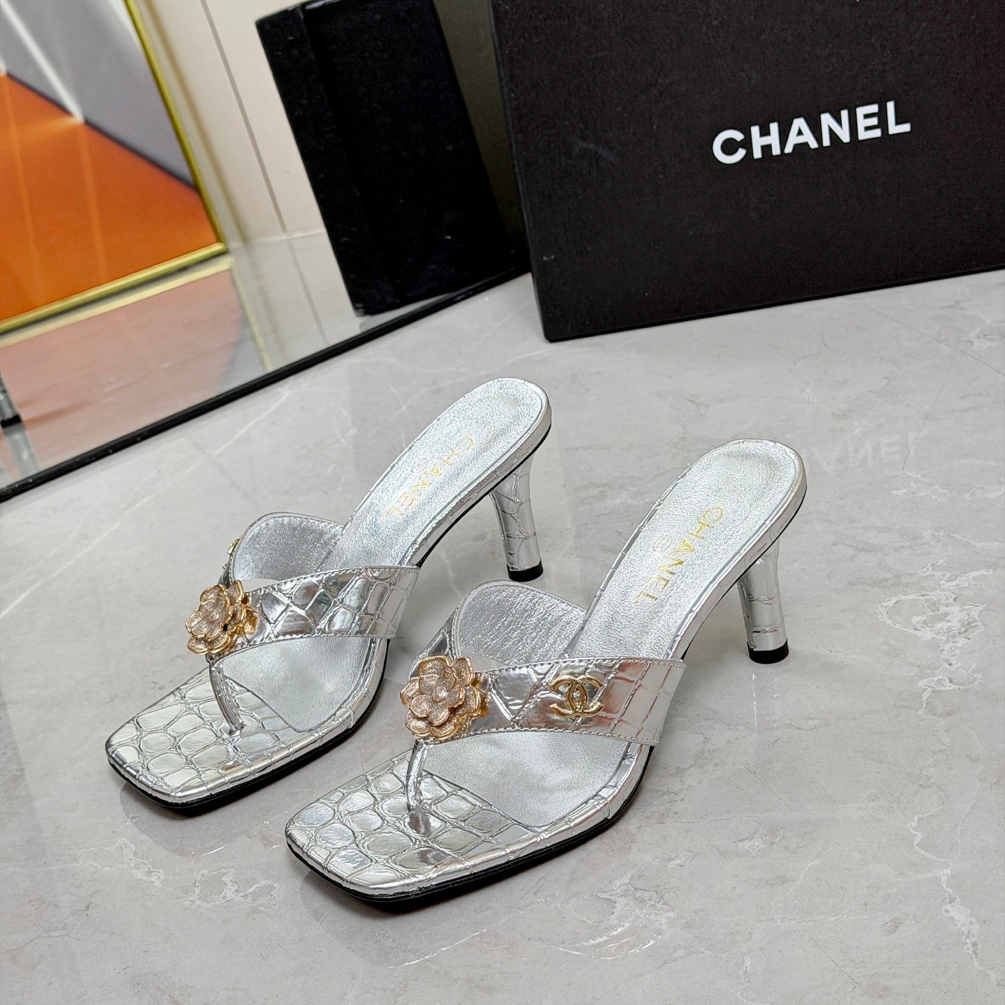 CC 26A Camellia Double C Thong Sandals 8.5CM Silver Stone-Grain Cowhide 938255