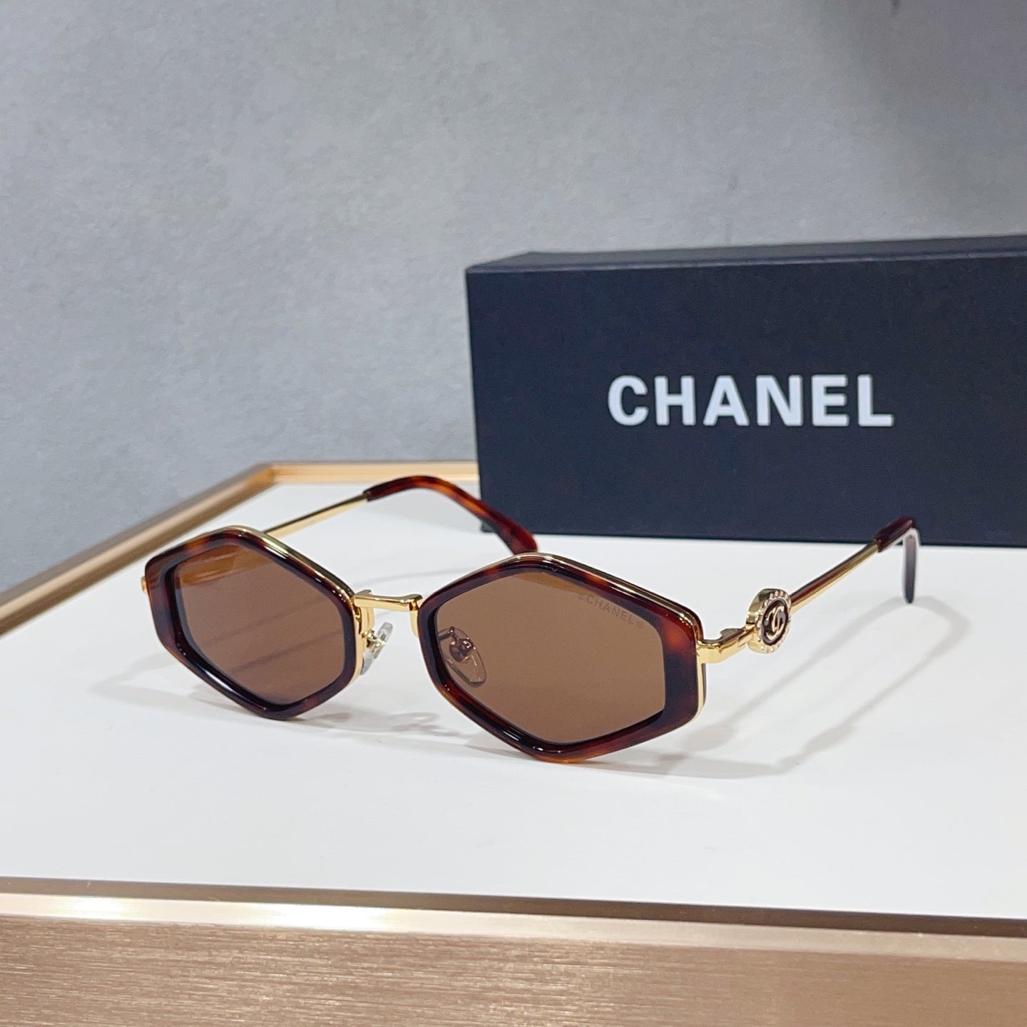 CC Sunglasses 71