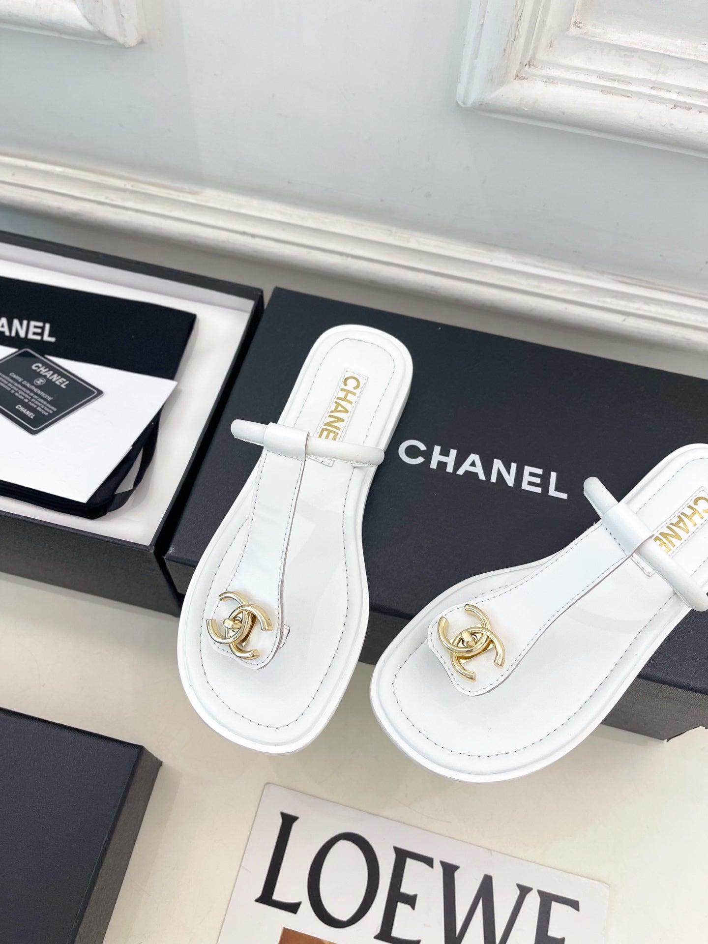 CC Double C Thong Sandals White Leather 947042