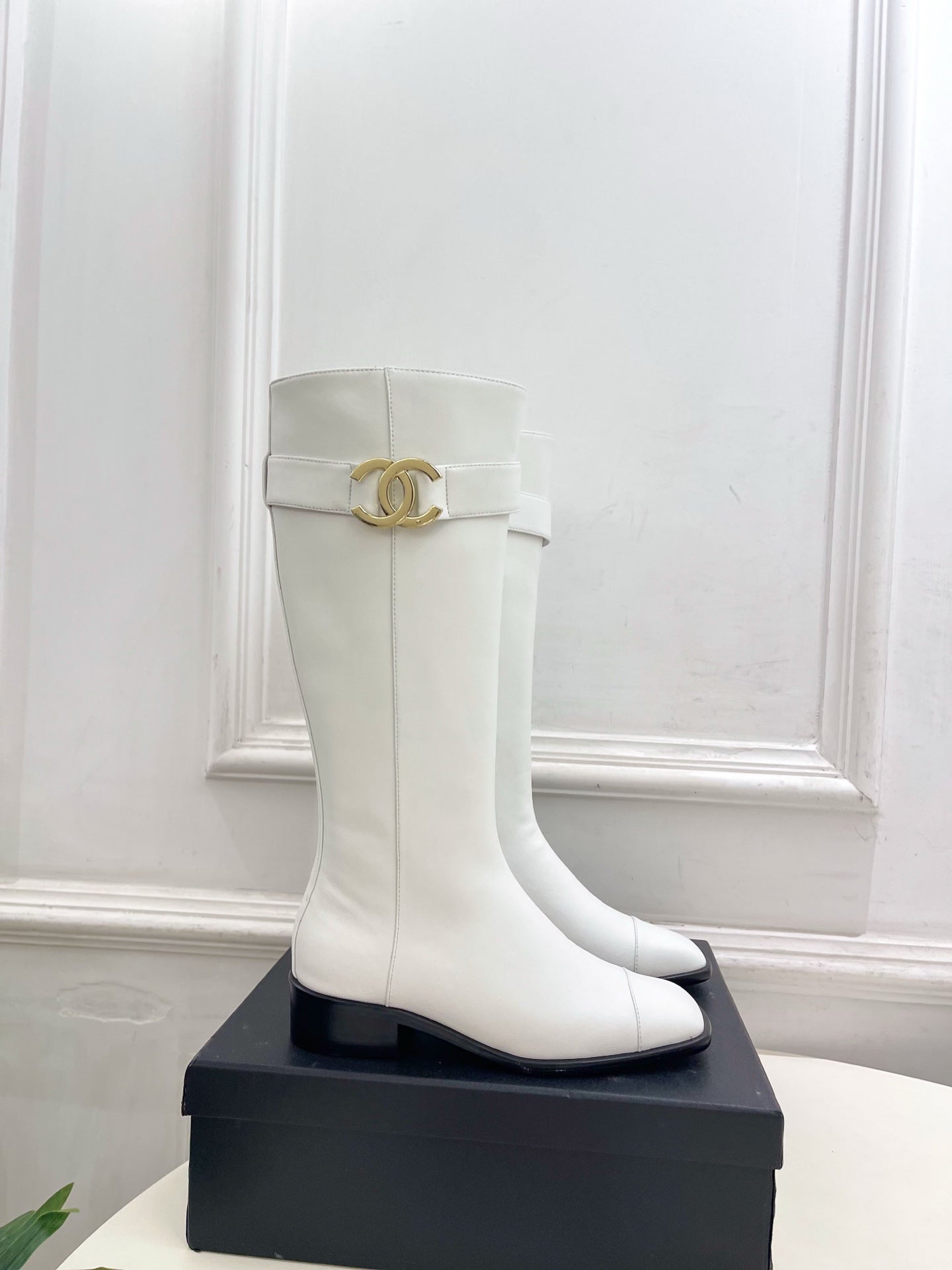 CC Double C Knee-High Boots 3.5CM White Leather 946892