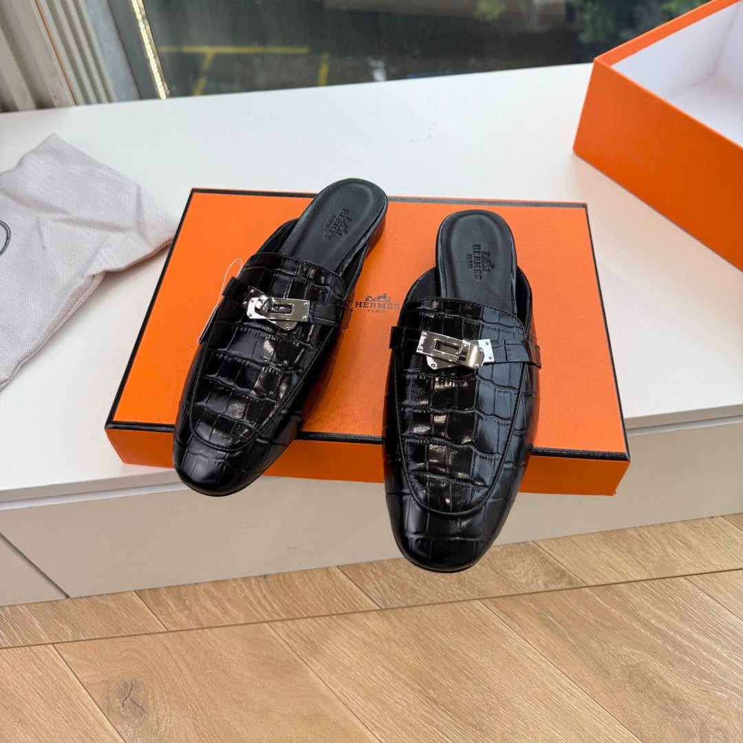 HM 26S Destin Mules In Black Crocodile-Effect Leather
