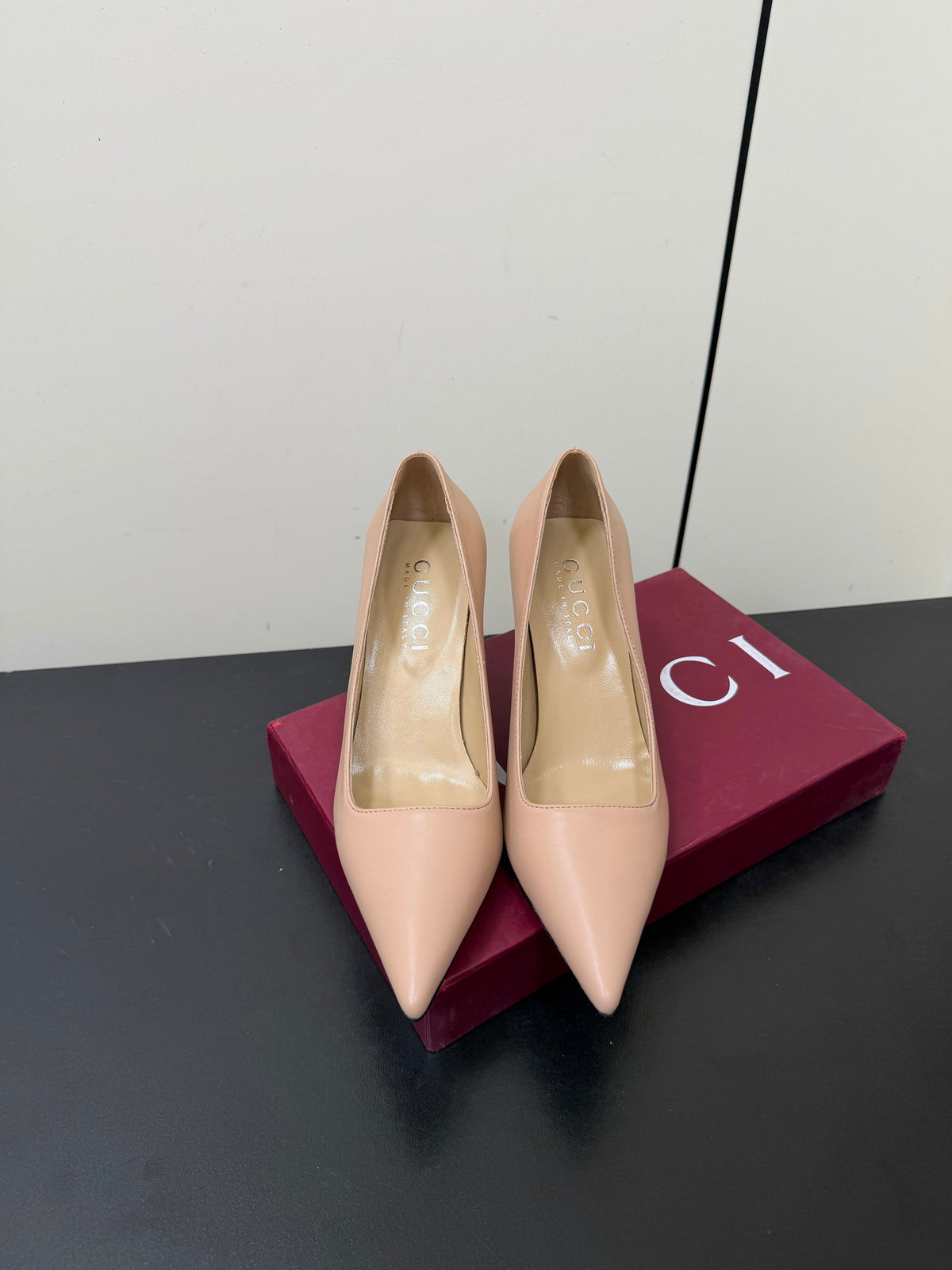 Gucci 26s Pointed Toe Pumps 8.5cm Nude Beige Calfskin