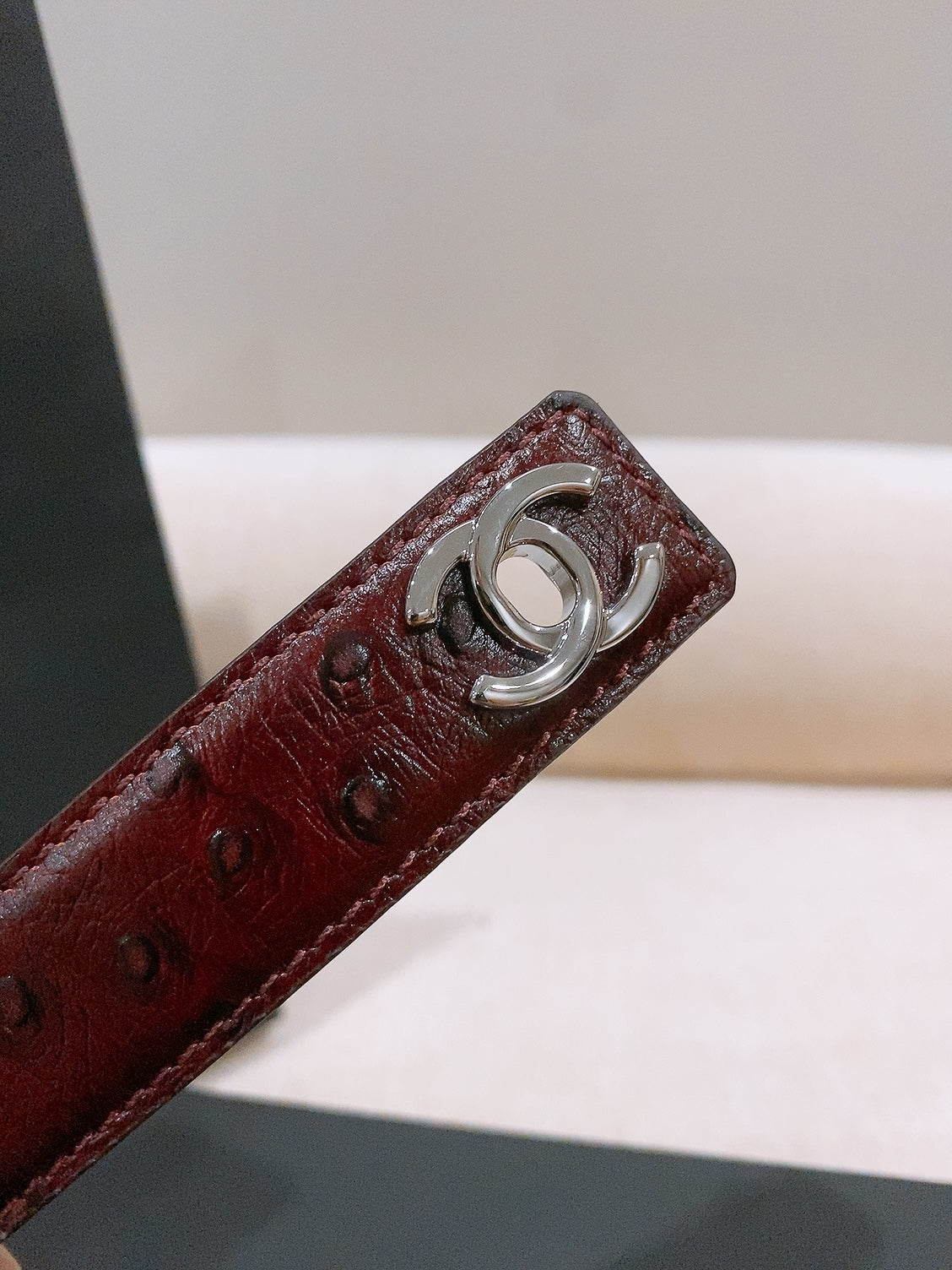CC 26FW Double C Twist Buckle Belt 25mm Embossed Burgundy Cowhide Leather 218898