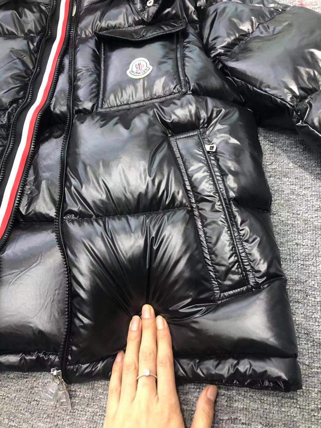 Moncler 26s Jacket Montbeliard Short Down Jacket Black Nylon 429997