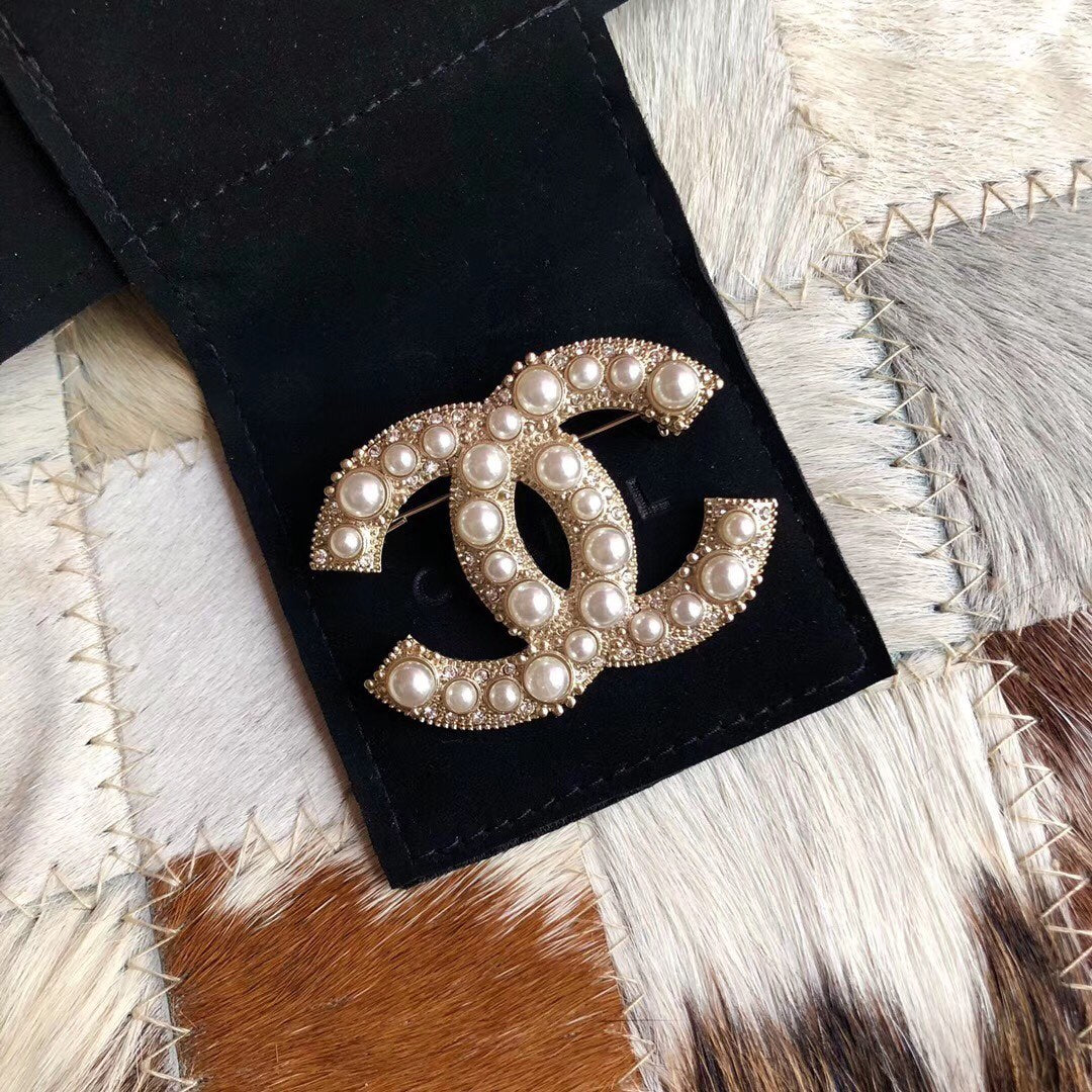 CC Brooch 156080