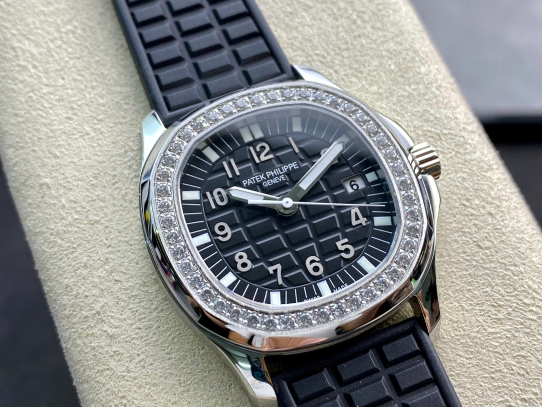 PATEK Aquanaut 35.6mm Black Diamond