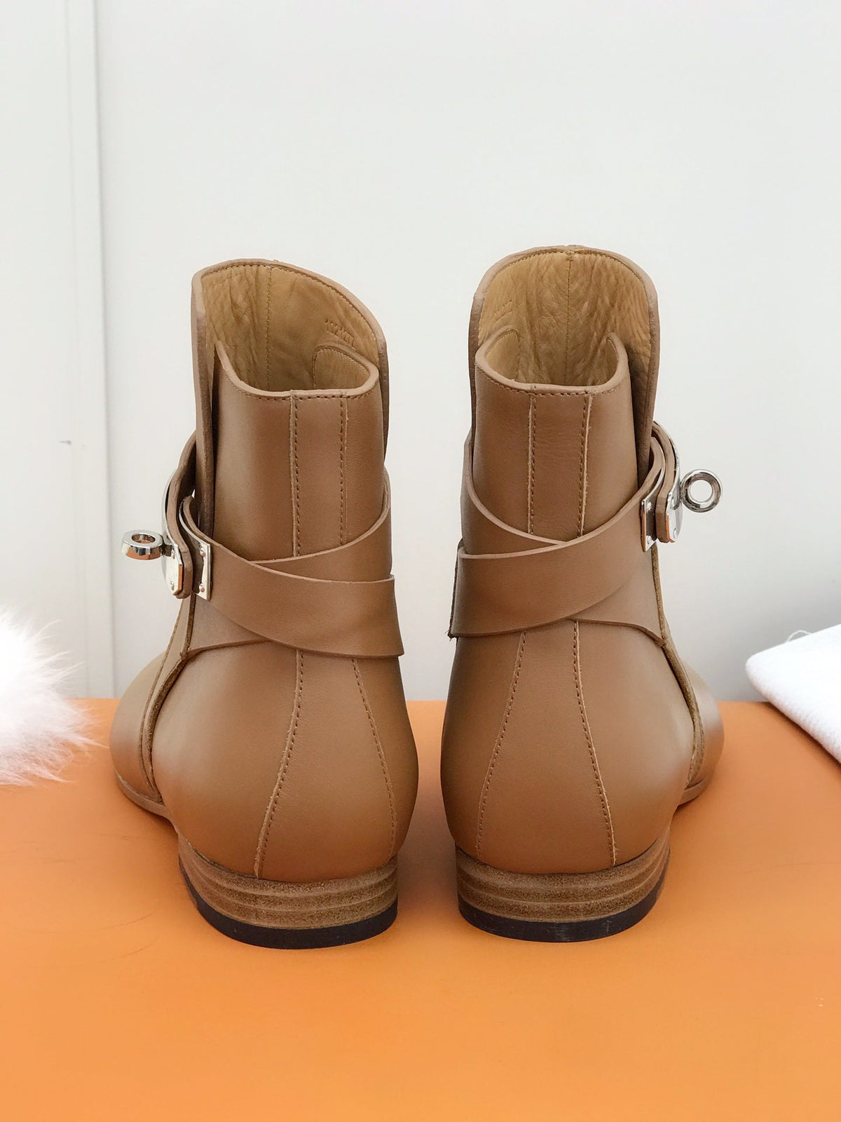 HM 26S Bow Buckle Ankle Boots 2cm Tan Leather 112860