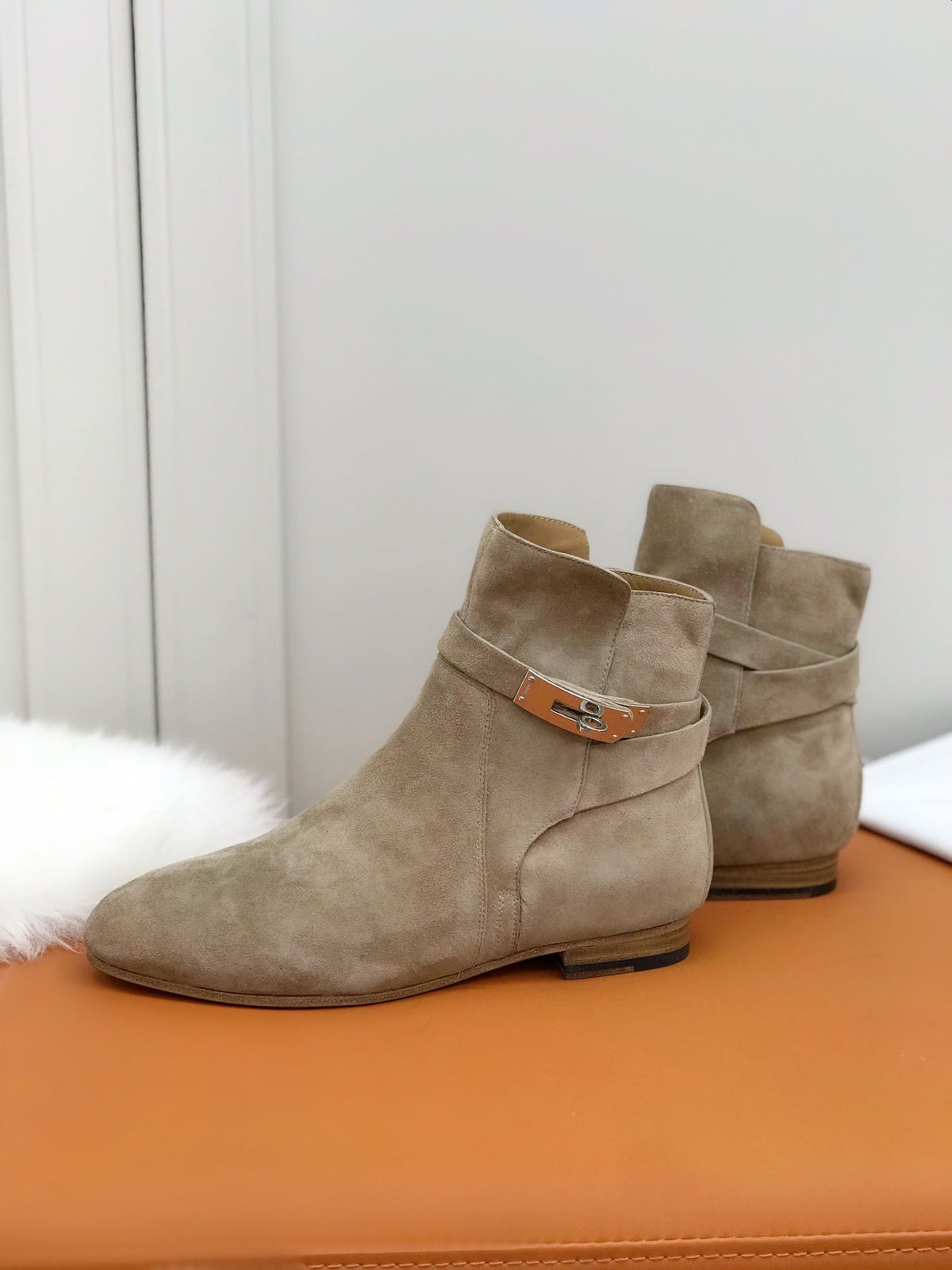 HM 26S Kelly Buckle Neo Ankle Boots 2cm Khaki Suede 112861