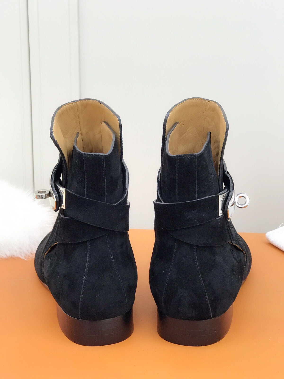 HM 26S Kelly Buckle Neo Ankle Boots 2cm Black Suede 112862
