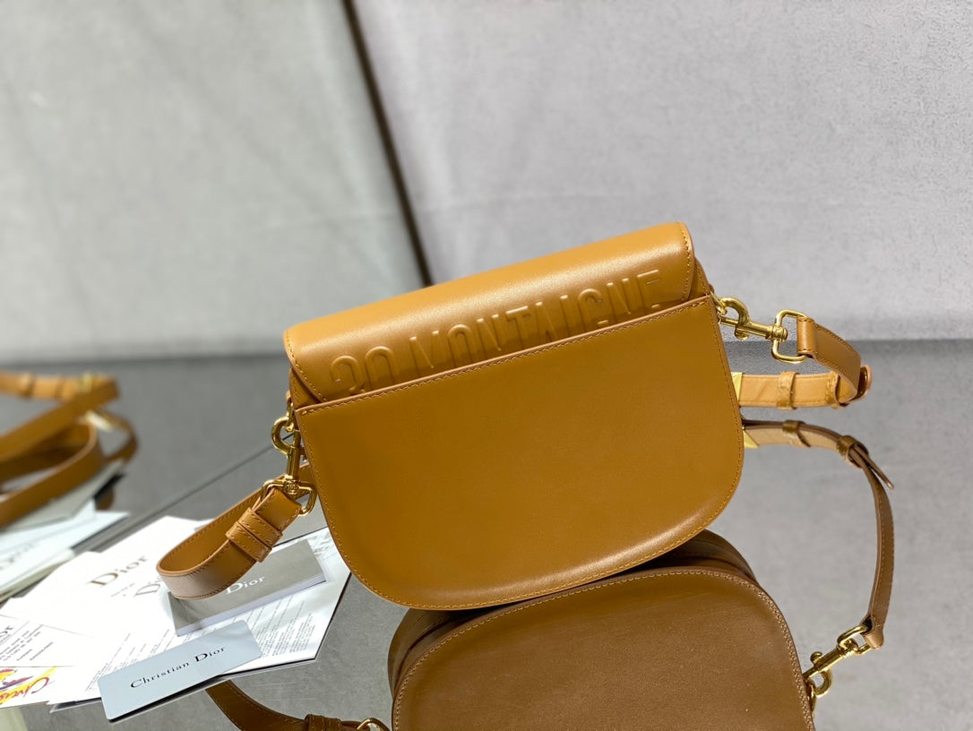 MEDIUM CD BOBBY 22CM BROWN CALFSKIN GOLD HARDWARE