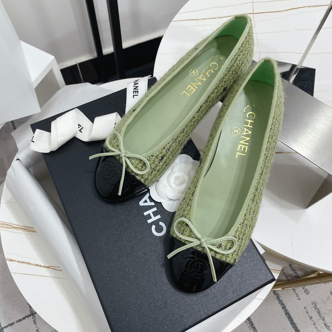 CC 26s Ballet Flat Black Olive Tweed Leather 944403