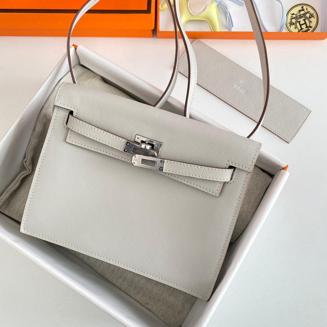 Kelly Danse II 22cm Light Grey Evercolor Leather Shw