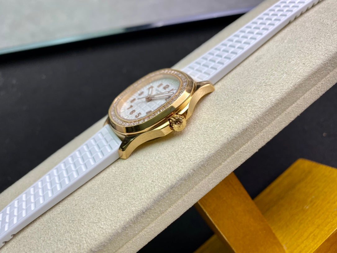 PATEK Aquanaut 35.6mm Gold White Dial
