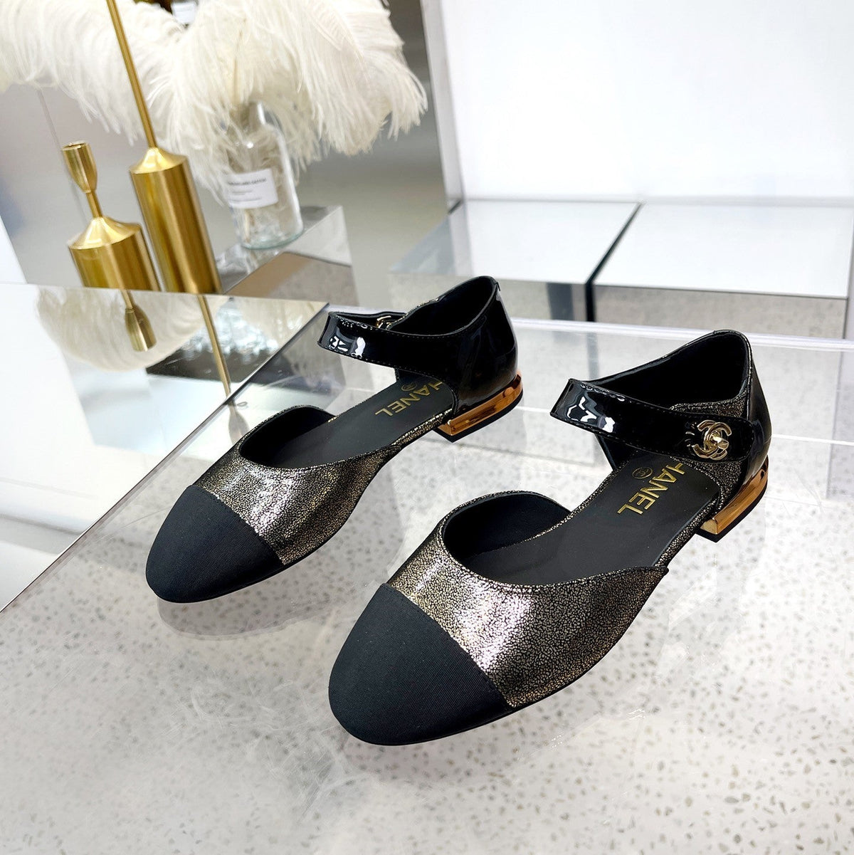 CC 26S Mary Jane Flats Shoes Black Gold Distressed Leather 147295