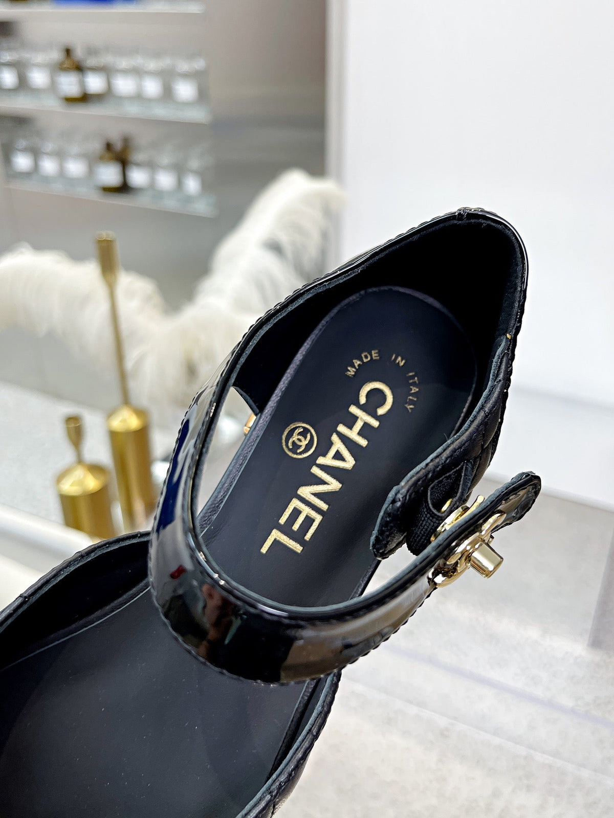 CC 26S Mary Jane Flats Shoes Black Quilted Patent Leather 147297