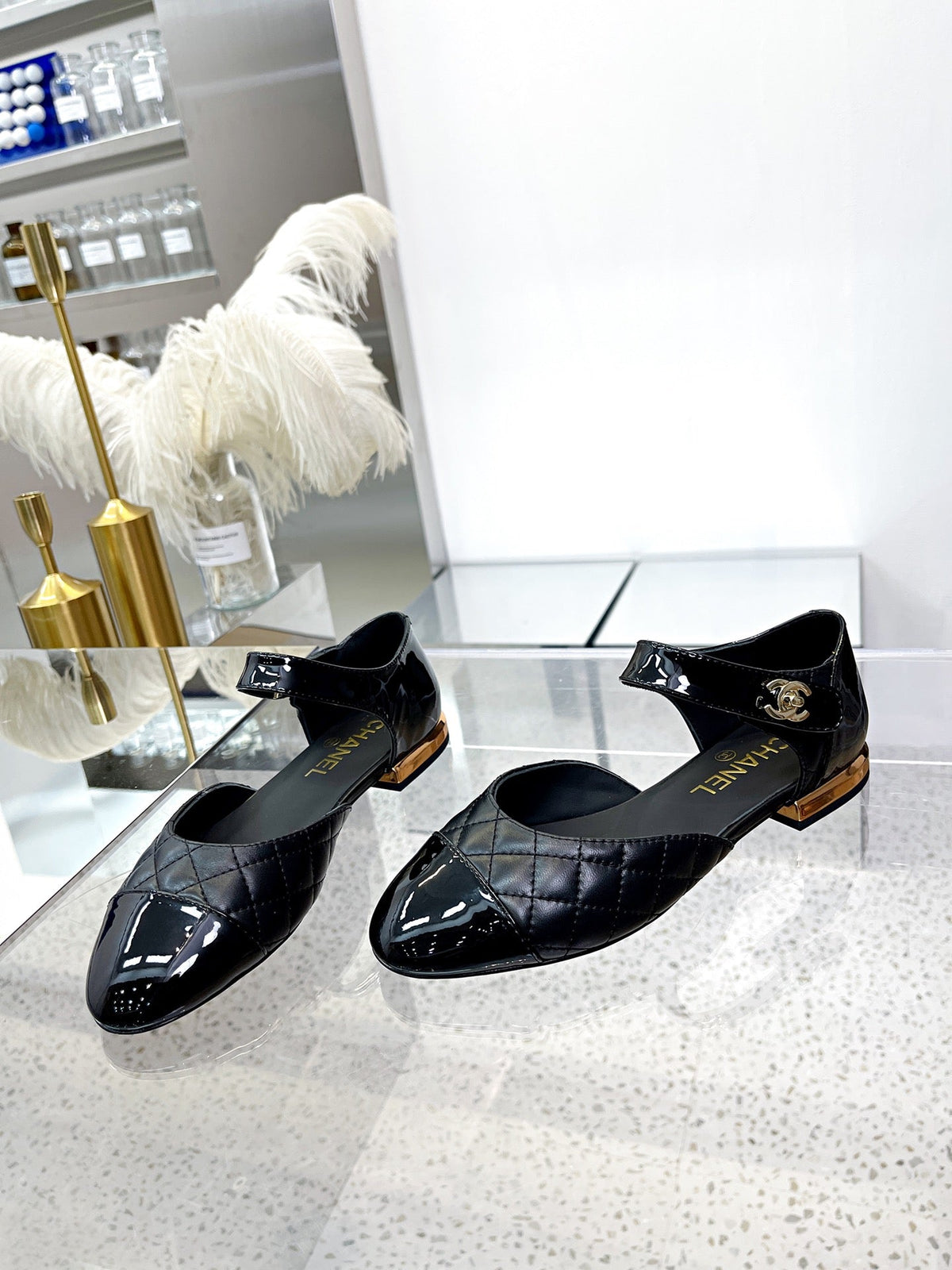 CC 26S Mary Jane Flats Shoes Black Quilted Patent Leather 147297