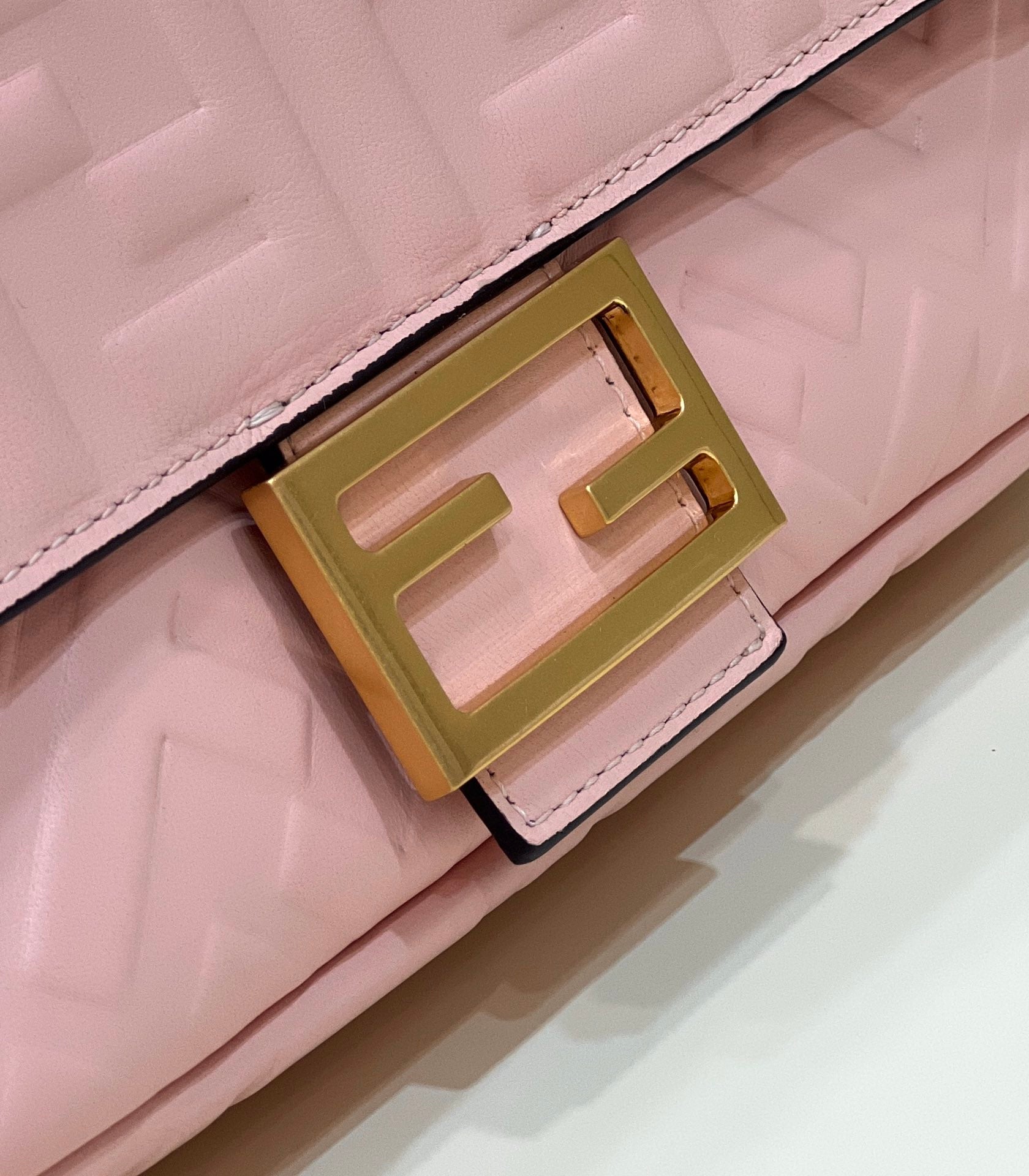Baguette 27cm Pink Lambskin Gold Hardware