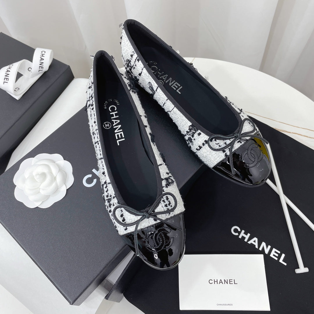 CC 26s Ballet Flat Black White Tweed Leather 944421