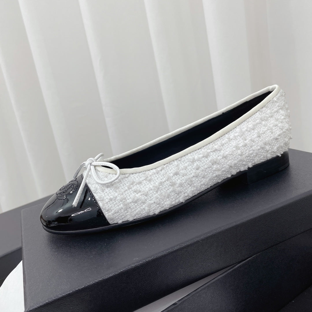 CC 26s Balletr Flat Black White Tweed Leather 944423