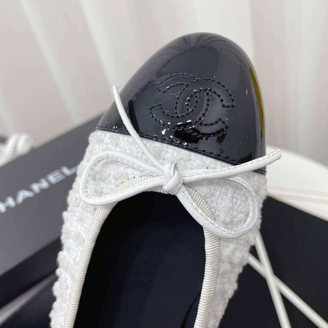 CC 26s Balletr Flat Black White Tweed Leather 944423