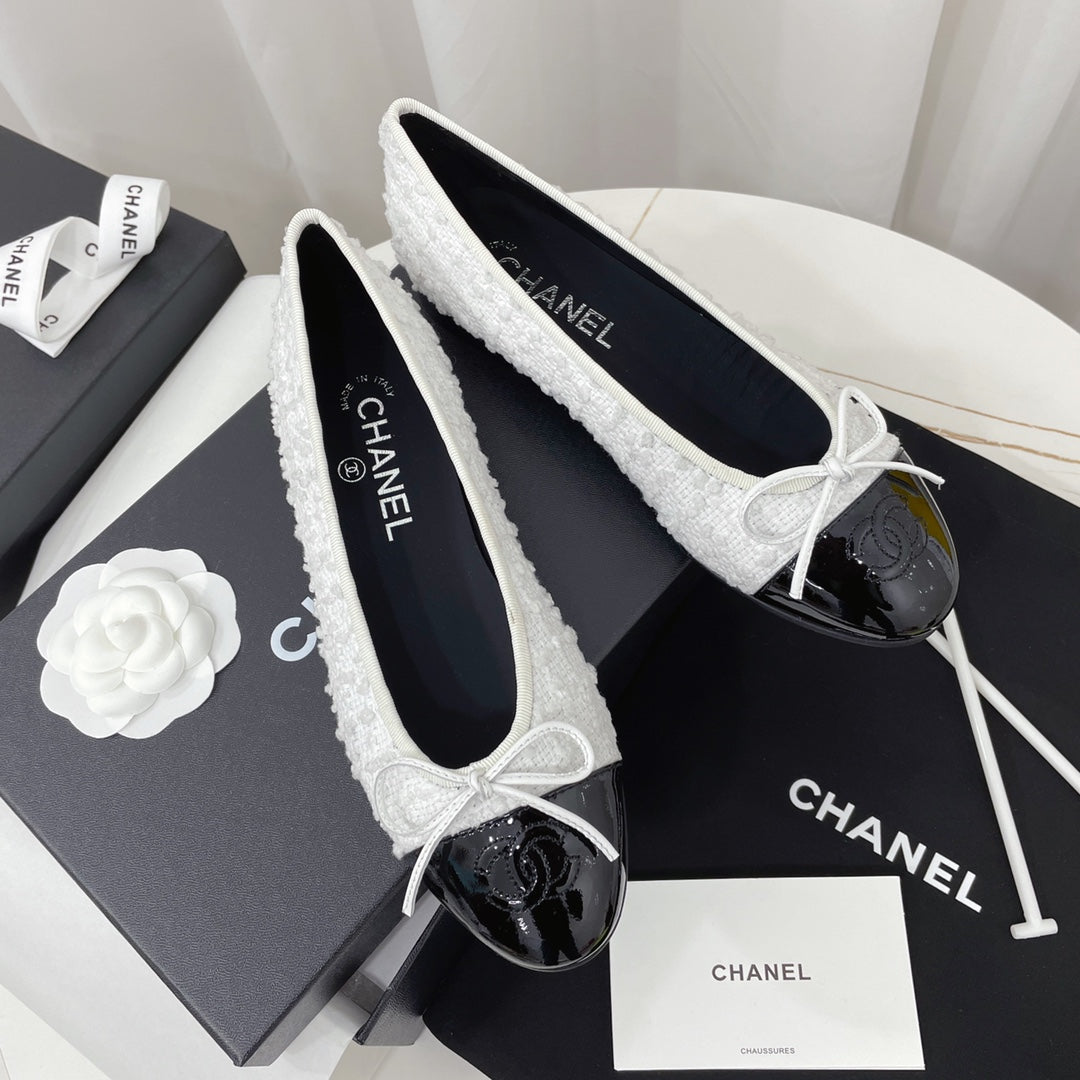 CC 26s Balletr Flat Black White Tweed Leather 944423