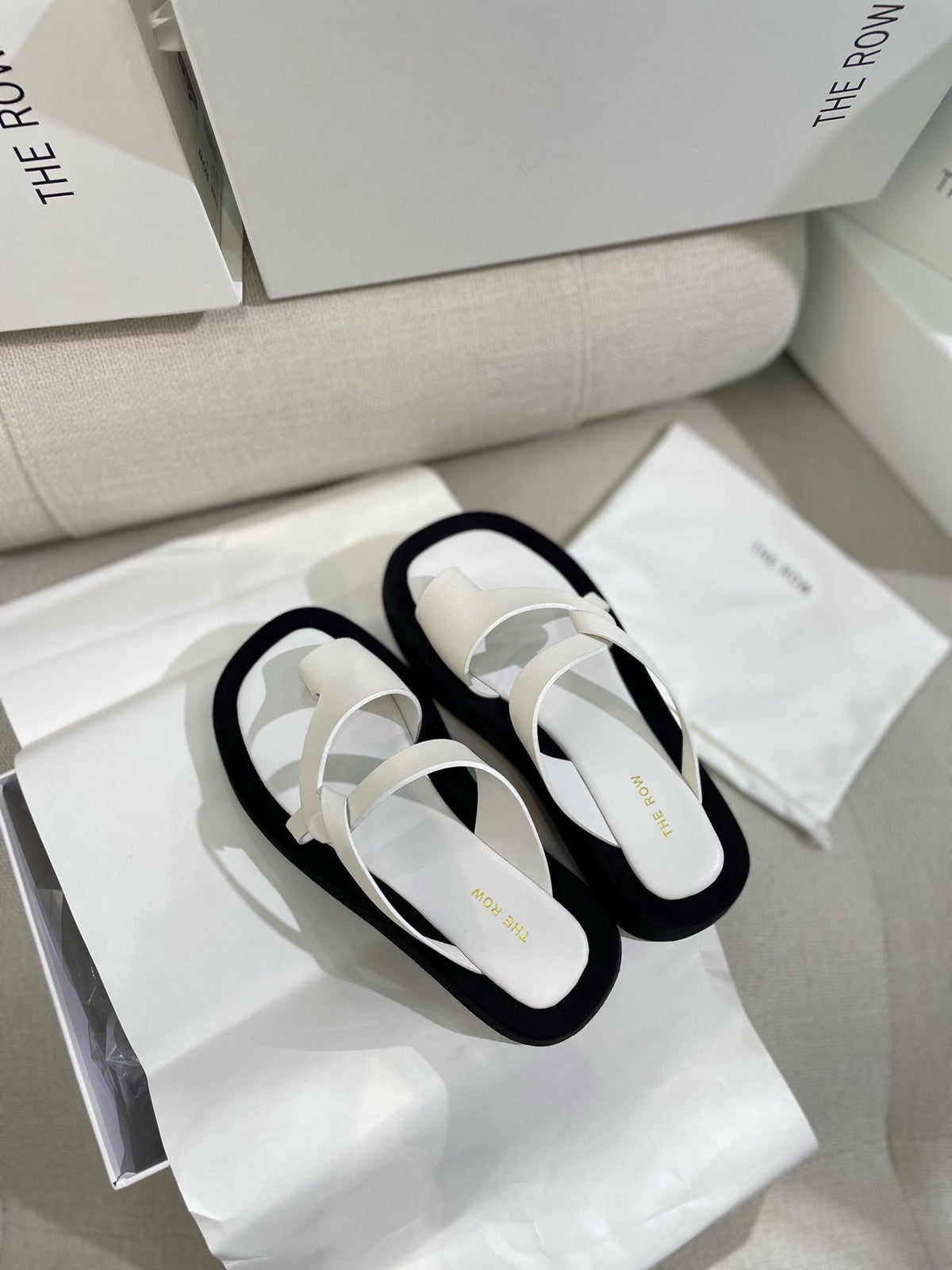 The Row 26s Ginza Sandals White Black Smooth Leather 156126