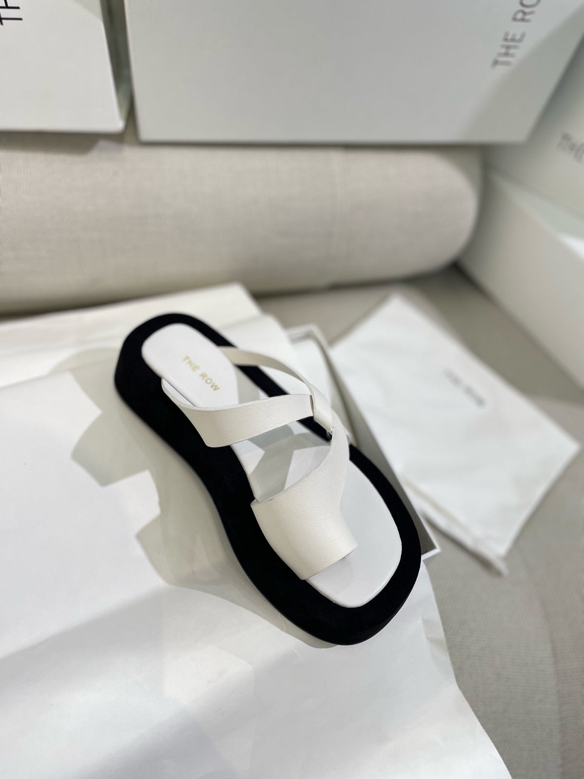 The Row 26s Ginza Sandals White Black Smooth Leather 156126