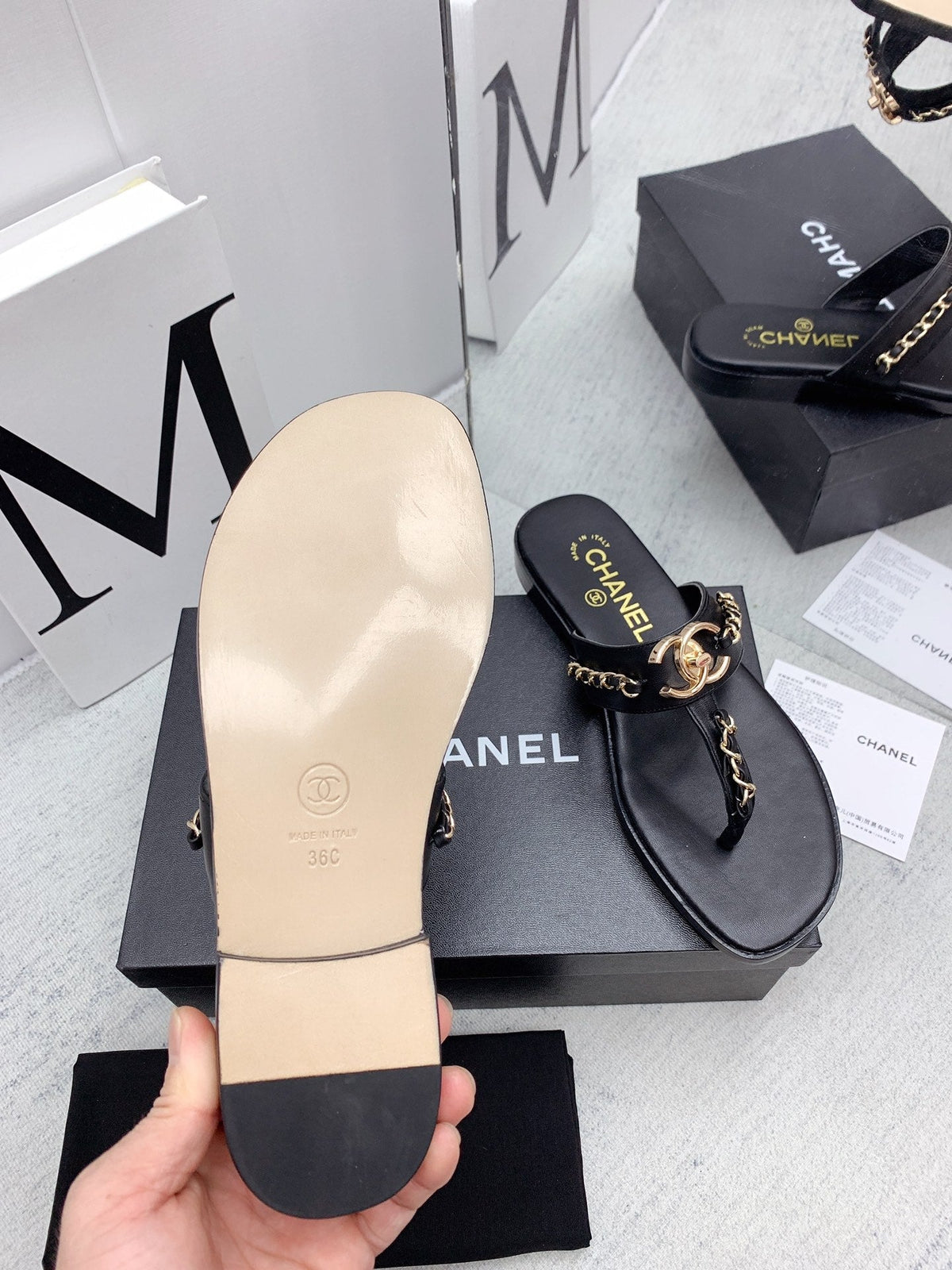 CC 26s Thong Sandals 2cm Black Gold Leather 162948