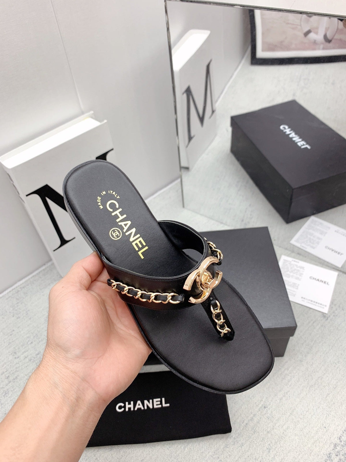 CC 26s Thong Sandals 2cm Black Gold Leather 162948