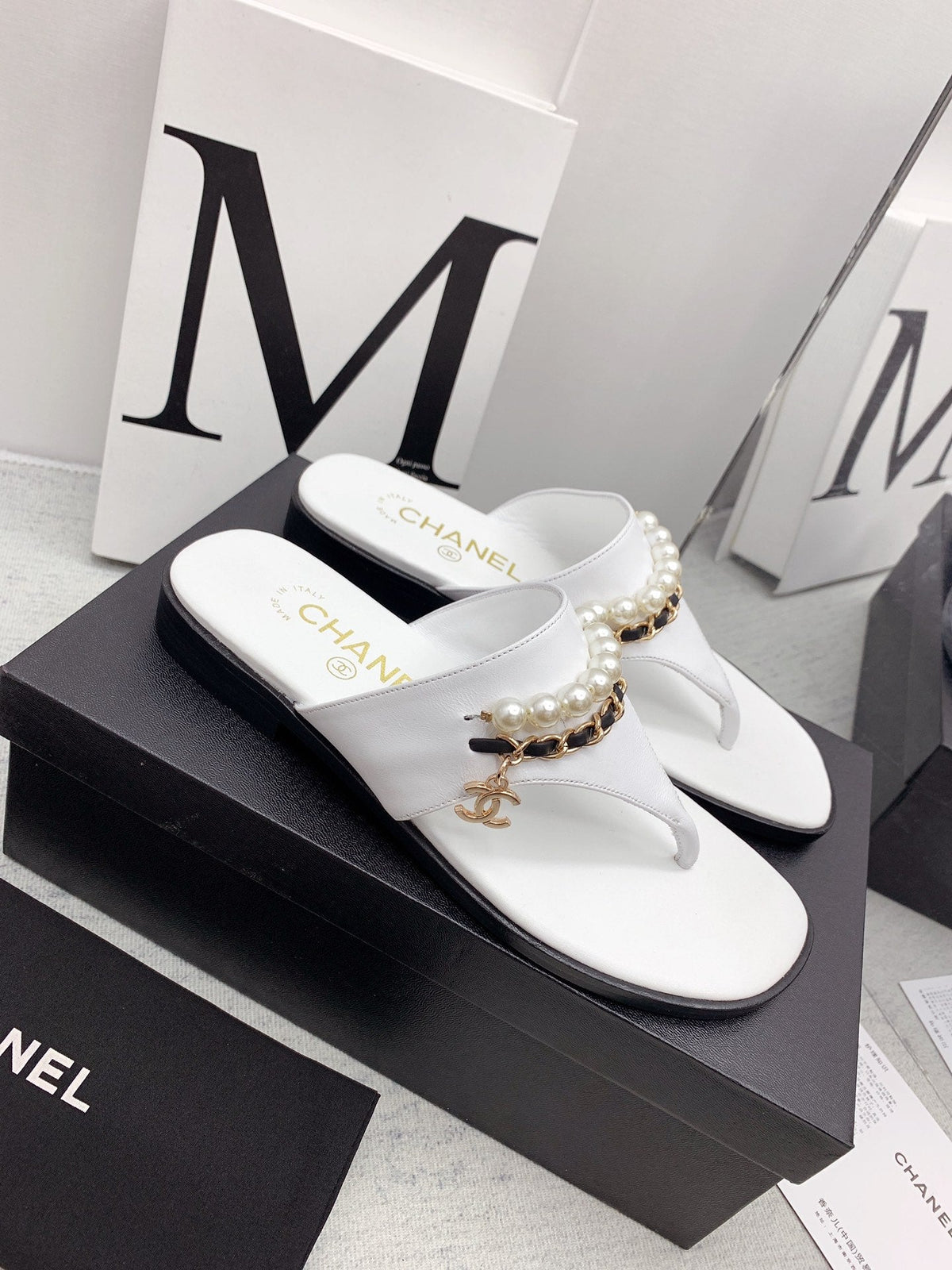 CC 26s Thong Sandals 2cm White Pearl Leather 163420