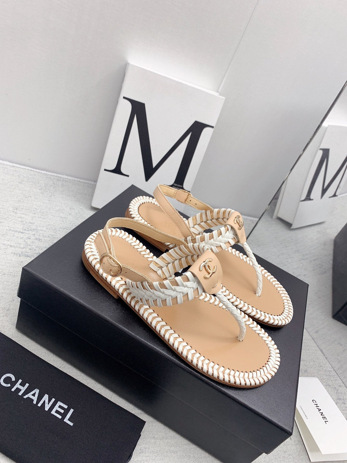 CC 26s Thong Sandals Beige White Interlocking Leather 160000