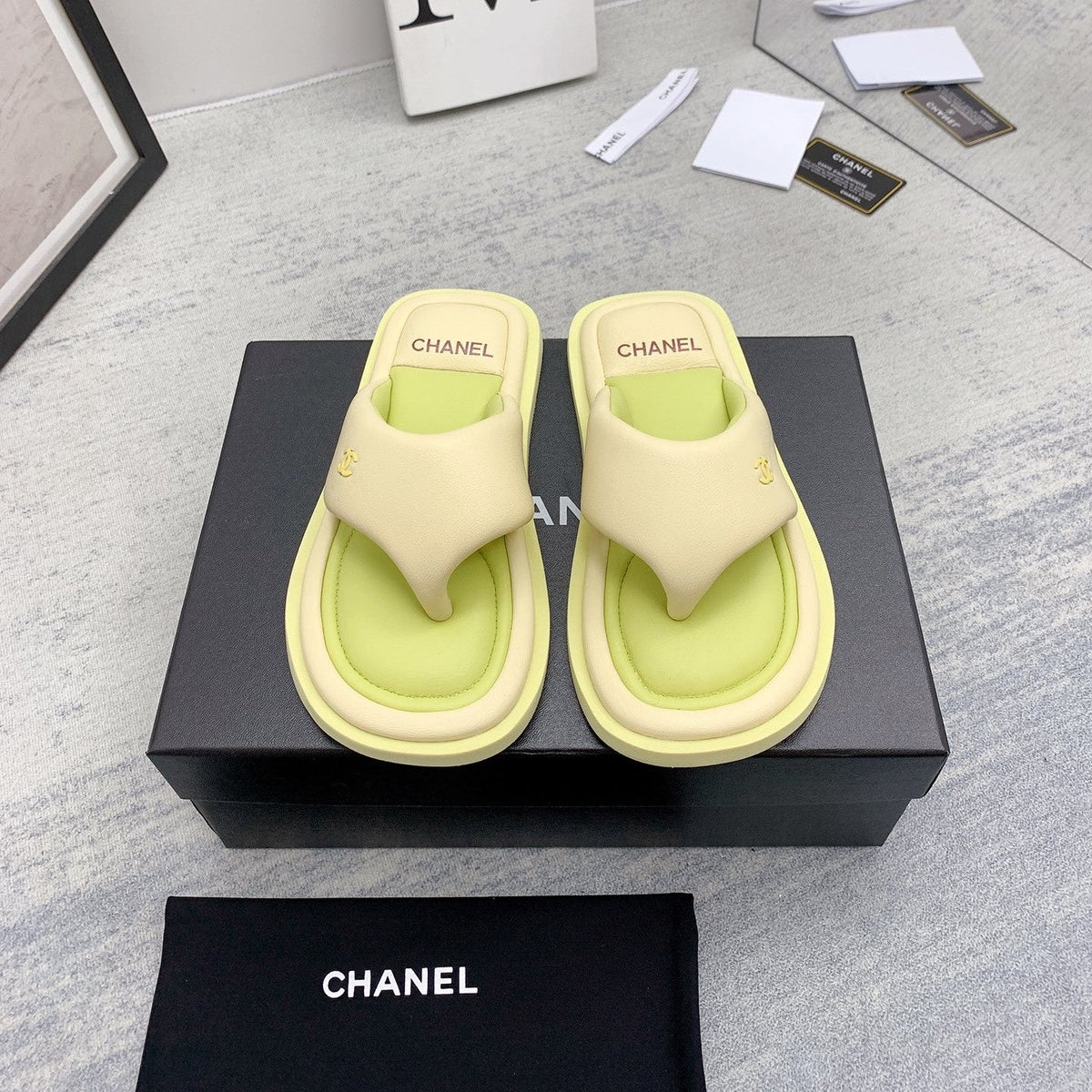 CC 26s Thong Sandals 2cm Beige Green Leather 163425
